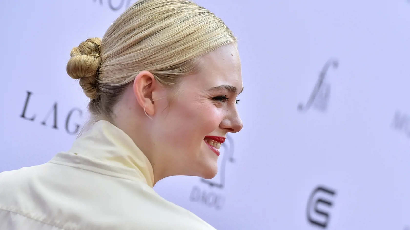 EBE 17 Beverly Hills - Na snímke americká herečka Elle Fanningová prichádza na siedmy ročník udeľovania cien módneho časopisu The Daily Front Row Fashion Los Angeles Awards v hoteli Beverly Hills v Kalifornii v noci na 24. apríla 2023. FOTO TASR/AP

Elle Fanning arrives at The Daily Front Row's Seventh Annual Fashion Los Angeles Awards, Sunday, April 23, 2023, at the Beverly Hills Hotel, in Beverly Hills, Calif. (Photo by Jordan Strauss/Invision/AP)