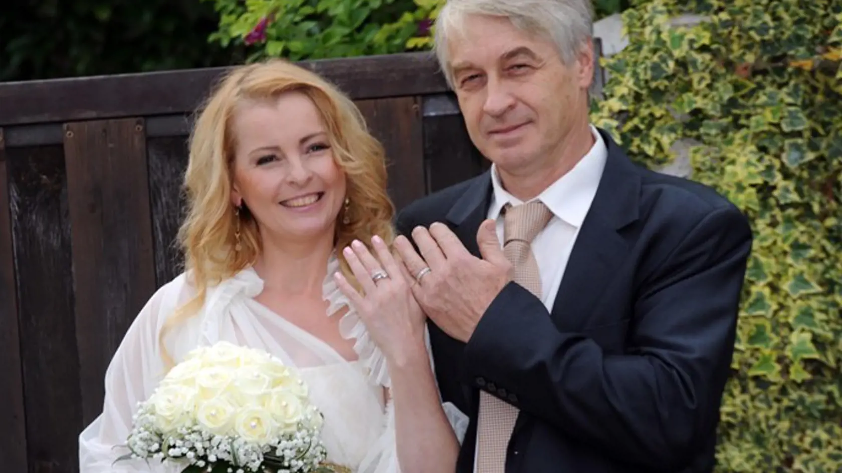 Česká speváčka Iveta Bartošová povedala svoje „áno“ aj Josefovi Rychtářovi.