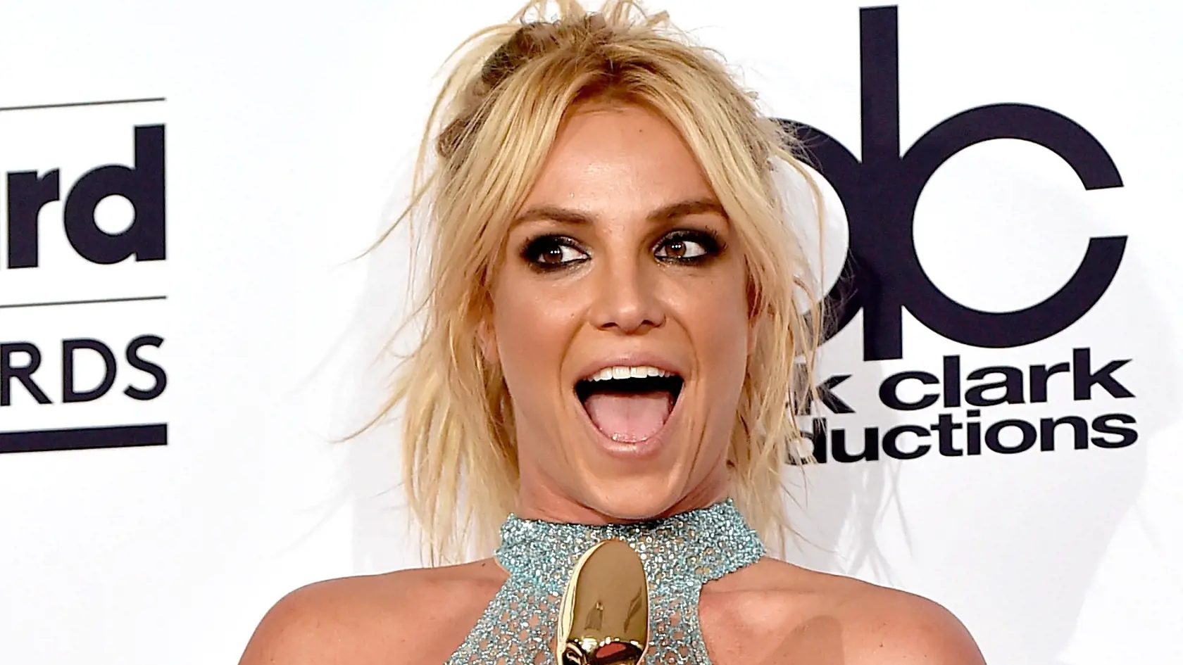 Kontroverzná hviezda Britney Spears, ktorá si za posledné roky prešla náročným osobným obdobím, ako aj následným sobášom a rozvodom, sa rozhodla prehovoriť o svojom pití a zneužití.