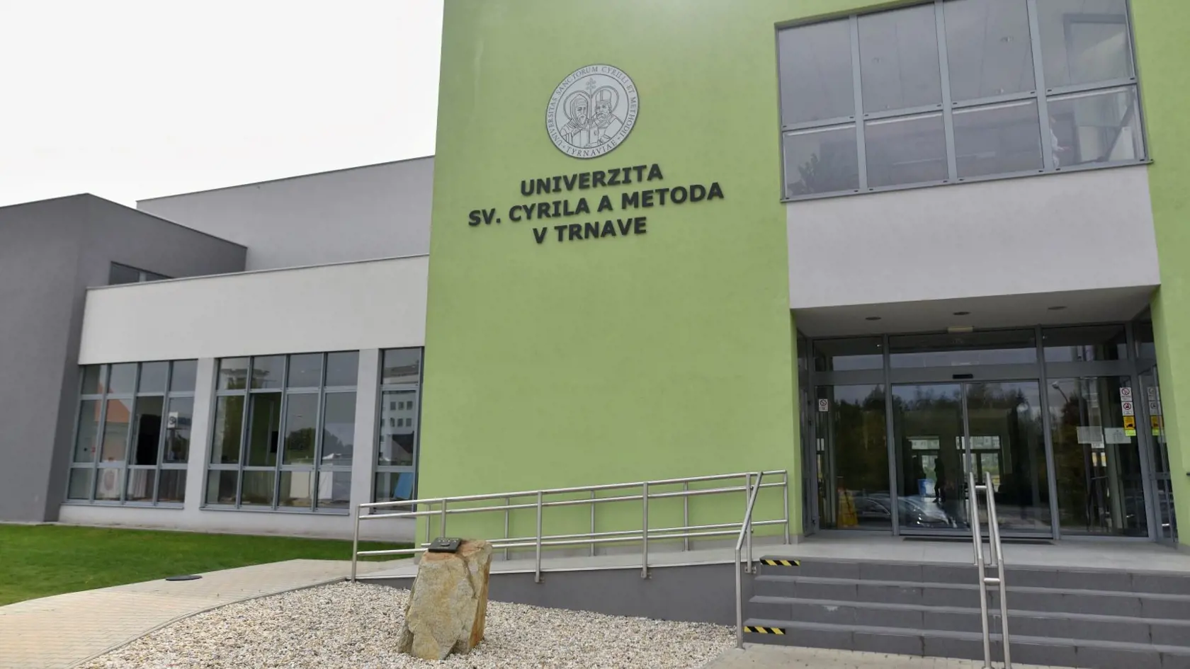 Na snímke je budova Univerzity Cyrila a Metoda v Trnave.