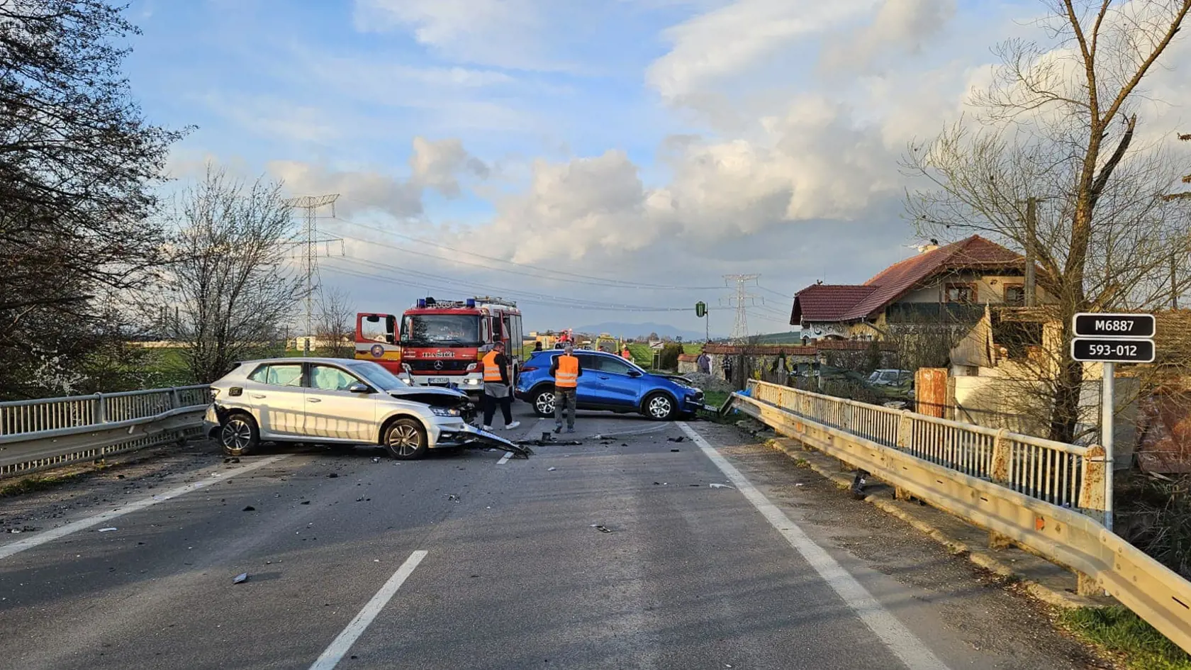 Nehoda áut pri Bošanoch si vyžiadala dvoch zranených