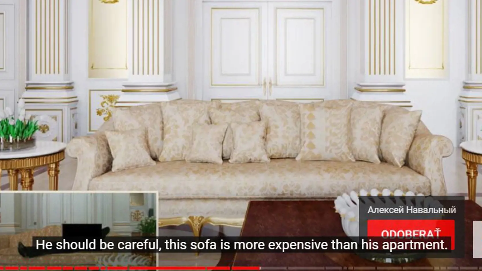 Celý palác je vybavený exkluzívnym nábytkom, ktorý bol vyrobený na objednávku. Napríklad cena pohoviek v rezidencii sa pohybuje od jedného do 1,5 milióna rubľov a FBK ich tam takých narátala 47. Najdrahší stôl stál 4,1 milióna rubľov.