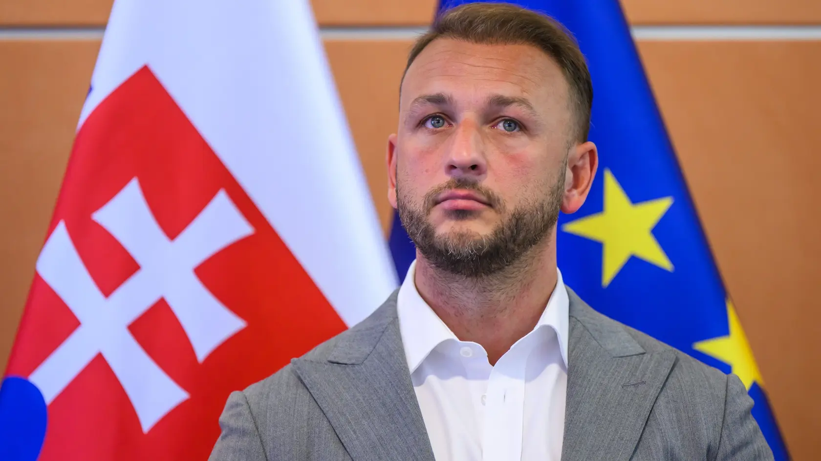 Na snímke minister vnútra SR Matúš Šutaj Eštok (HLAS-SD) počas tlačovej konferencie na tému Drogám hovoríme nekompromisné nie. V Bratislave 12. mája 2025.