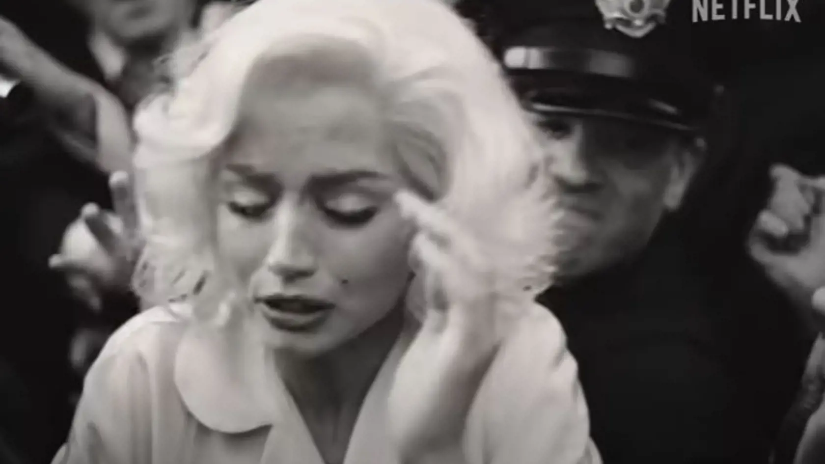 Prvý pohľad na herečku Anu de Armas, ktorá stvárnila hollywoodsku ikonu Marilyn Monroe v novom životopisnom filme Blonde od Netflixu.