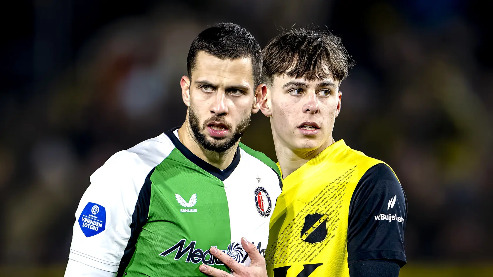 Dávid Hancko (vľavo) a Leo Sauer v drese NAC Breda hrali proti sebe v minulej sezóne. Mladý slovenský futbalista môže byť teraz hviezdou Feyenoordu Rotterdam.