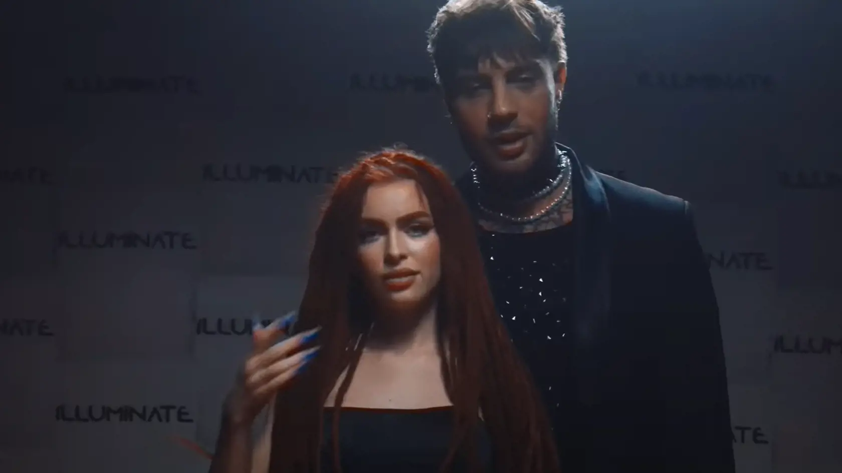 Tomy Kotty s svojou EXpriateľkou Ráchel Karnižovouvo videoklipe.