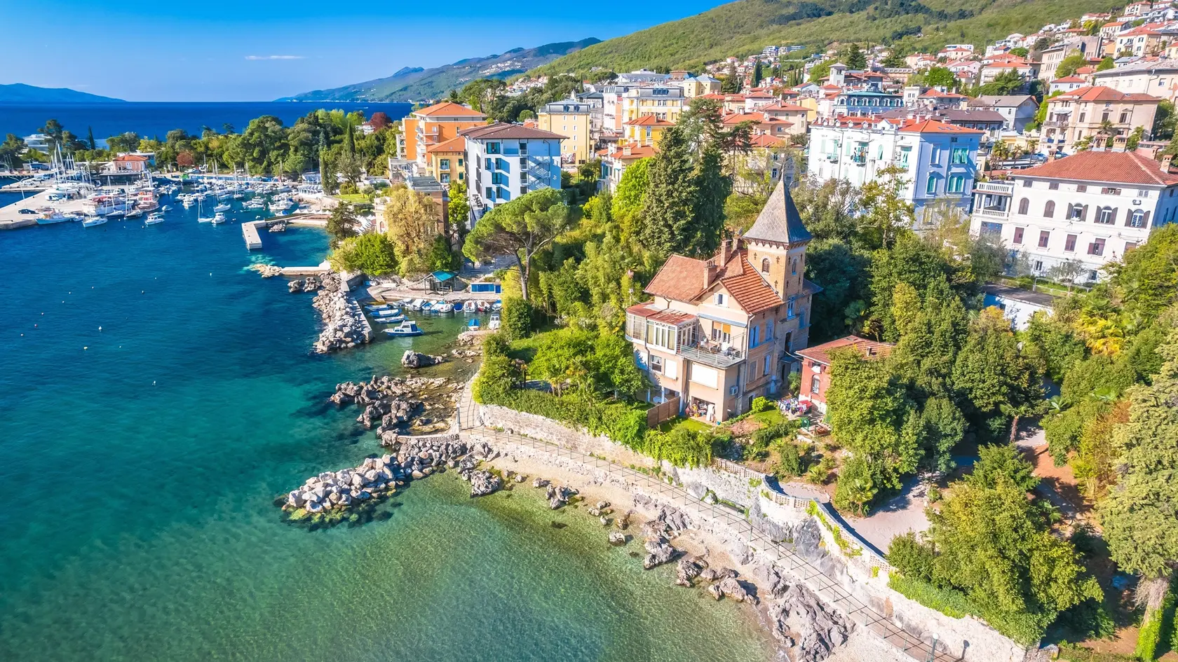 Chorvátska Opatija je slávne kúpeľné mesto už od 19.storočia.