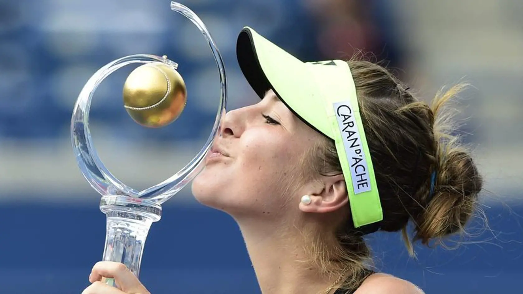 Podľa nových pravidiel Belinda Benčičová už nemôže  reprezentovať Slovensko.