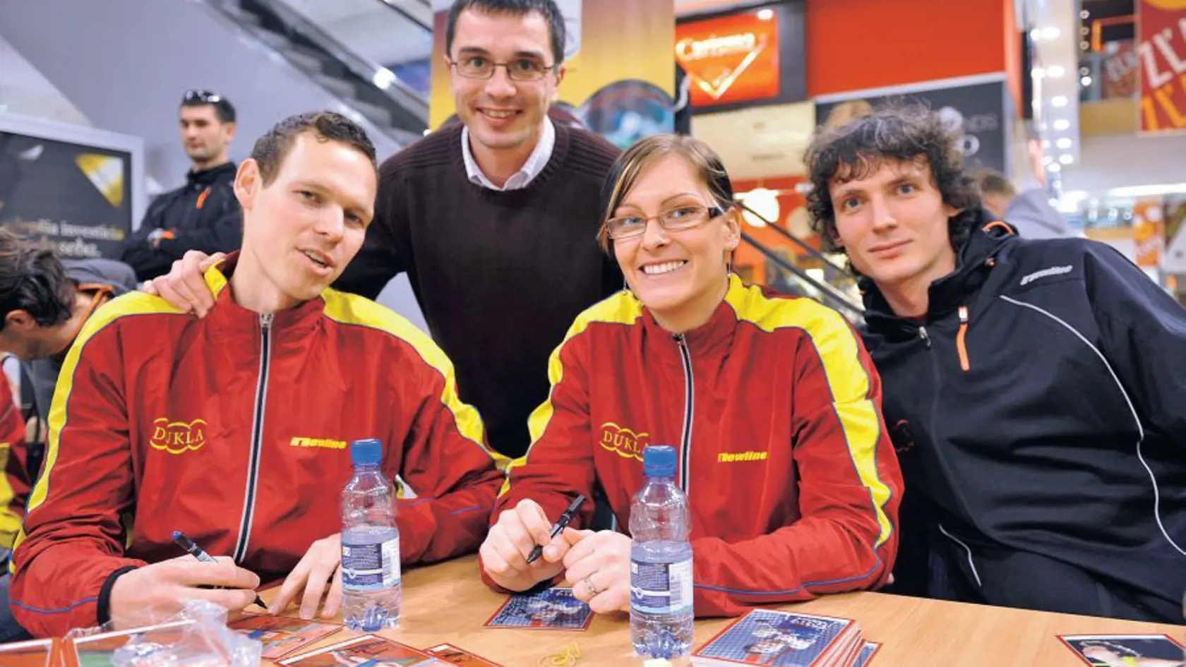 Duklisti na autogramiáde: zľava MATEJ TÓTH, PETER