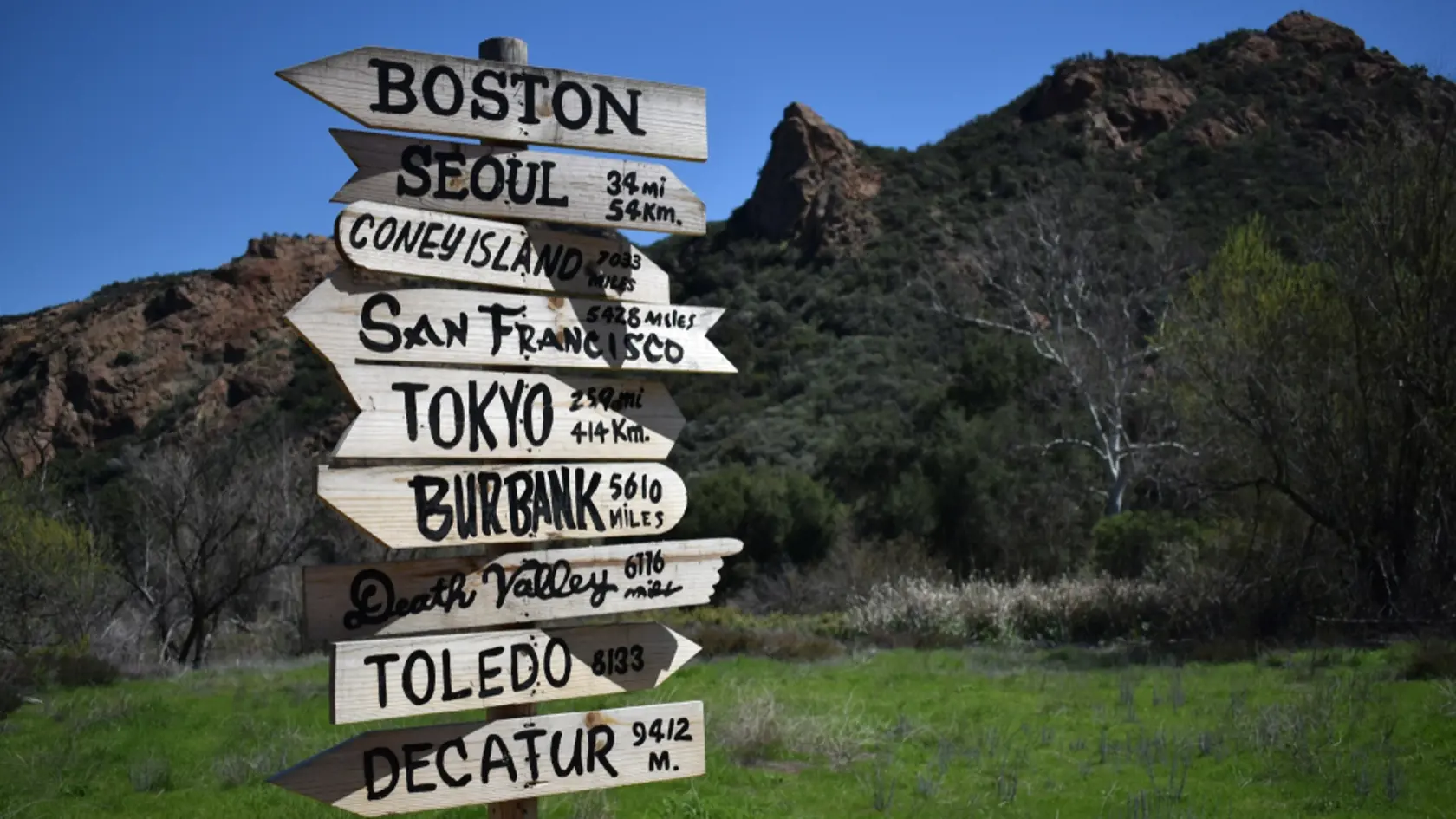 Malibu,,California,/,Usa,-,April,2018:,Mash,Signpost,At