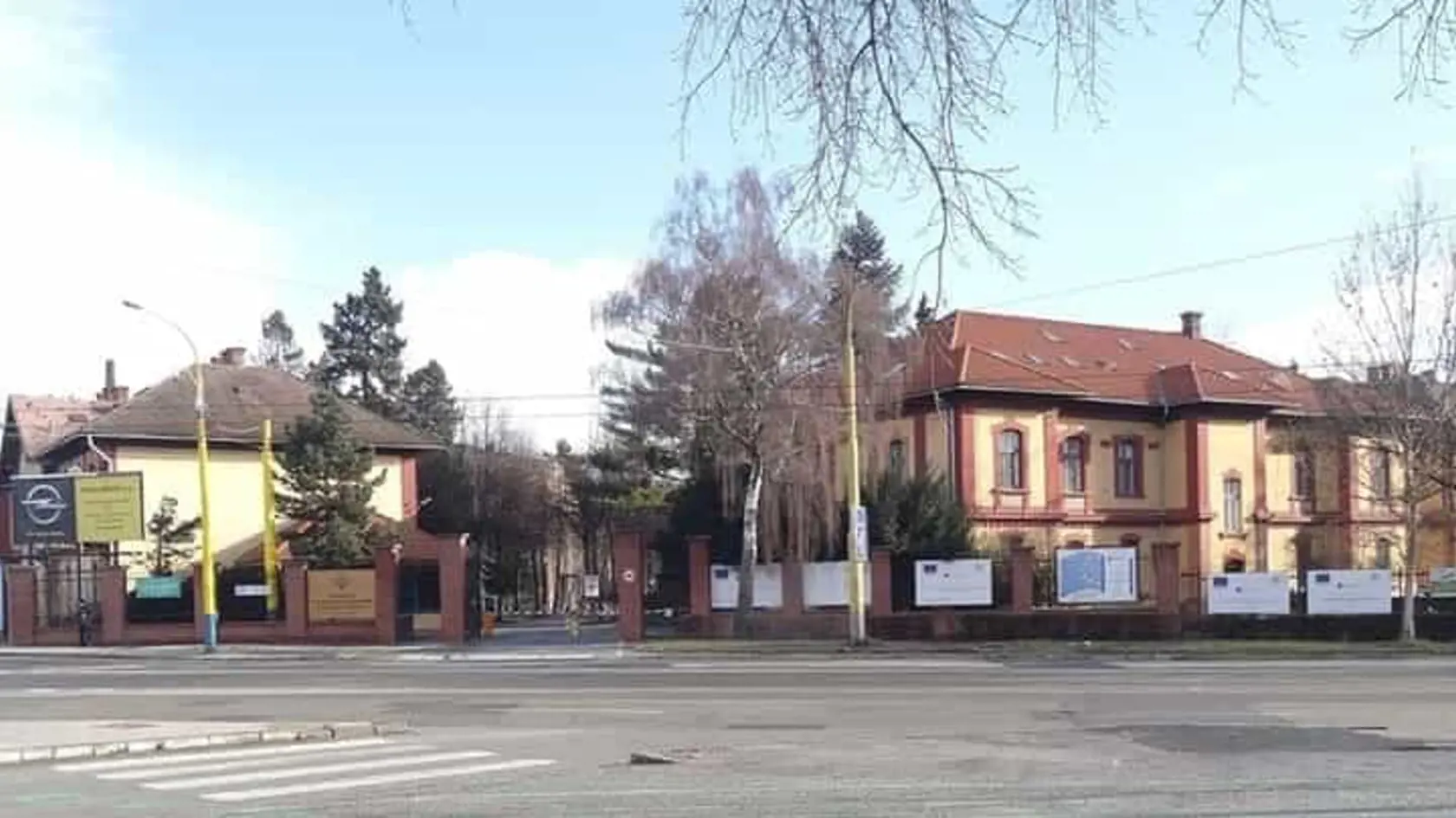 Budova Univerzity veterinárskeho lekárstva a farmácie v Košiciach.