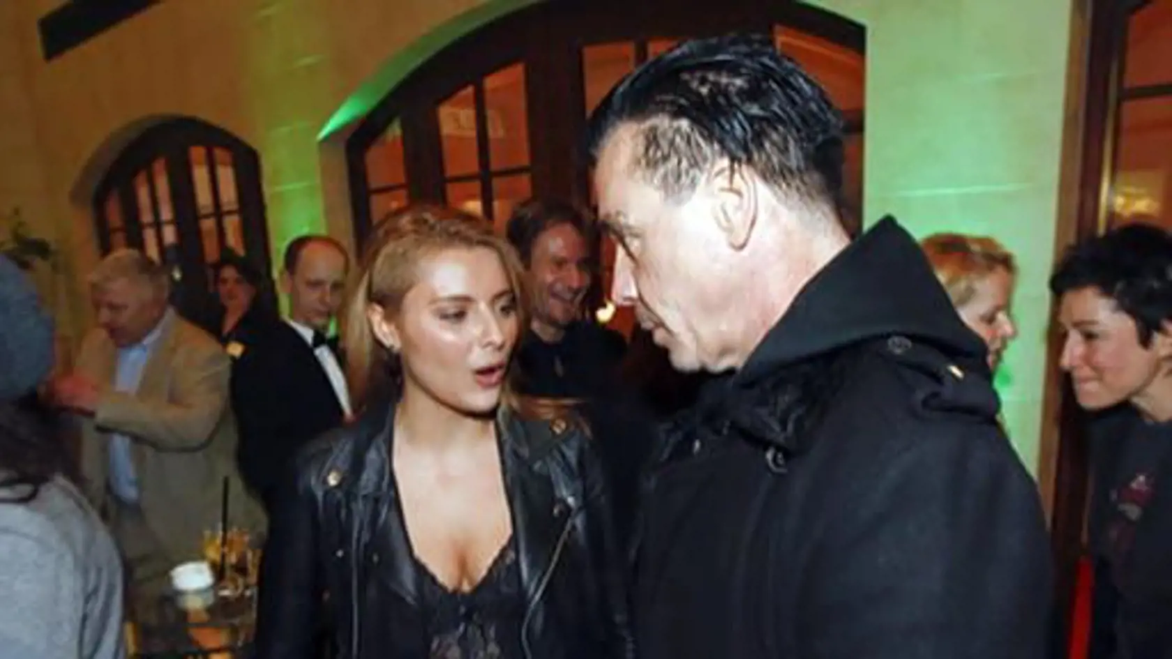 Nemecká herečka Sophia Thomalla a spevák Rammsteinu Till Lindemann.