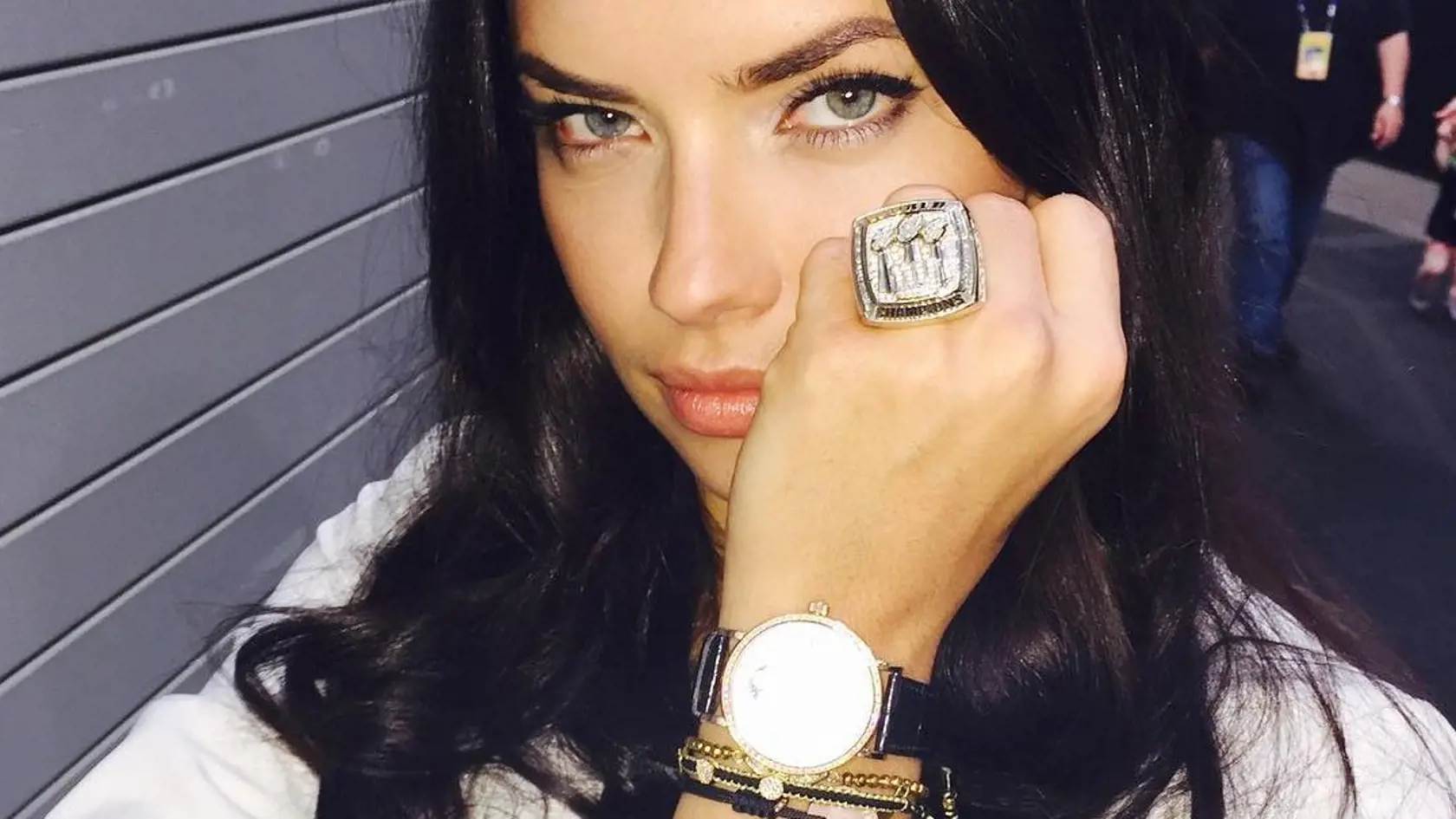 instagram / @adrianalima