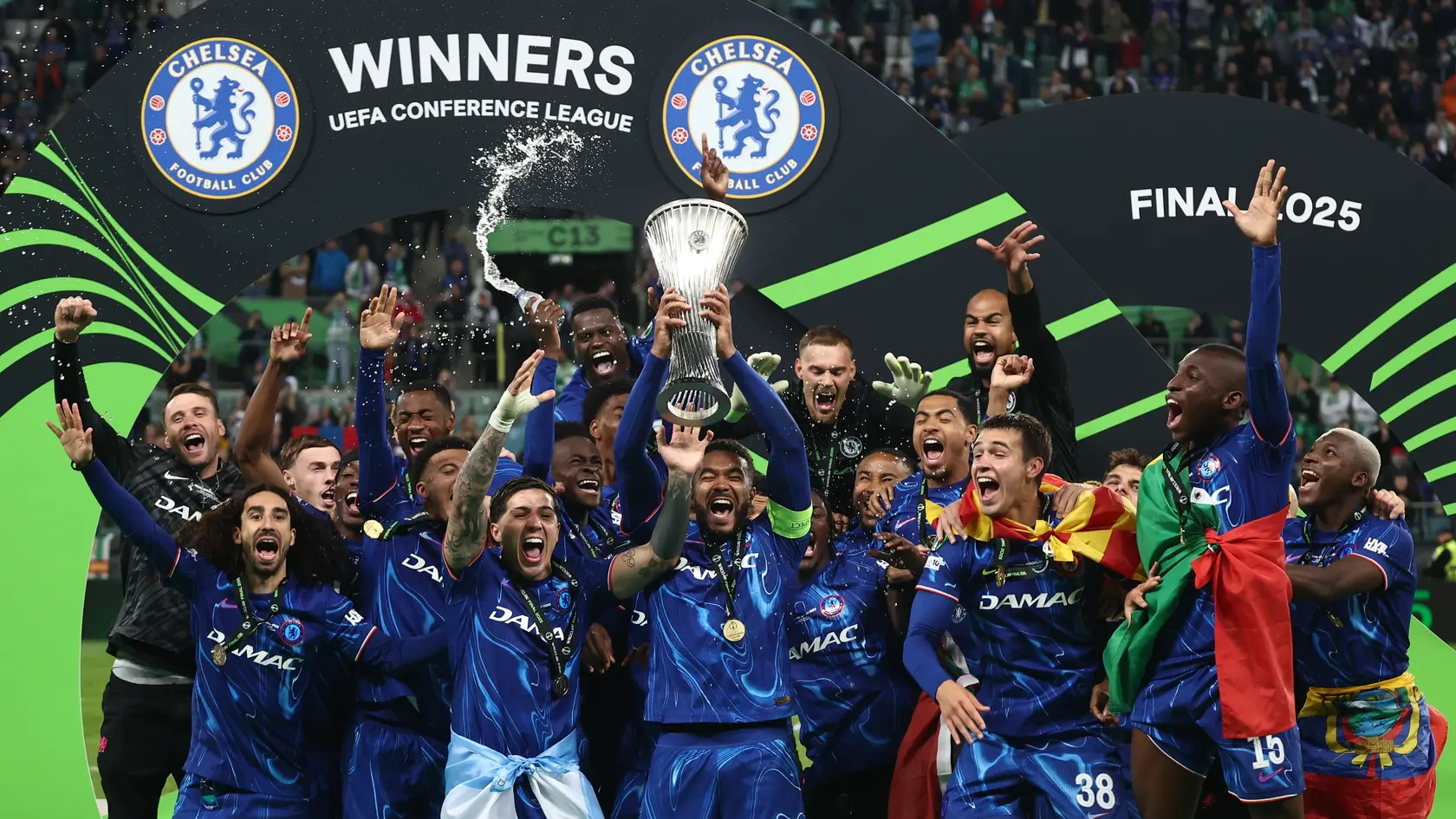 Chelsea sa stala prvým tímom v histórii, ktorý získal trofej vo všetkých piatich veľkých klubových súťažiach Európskej futbalovej únie (UEFA).