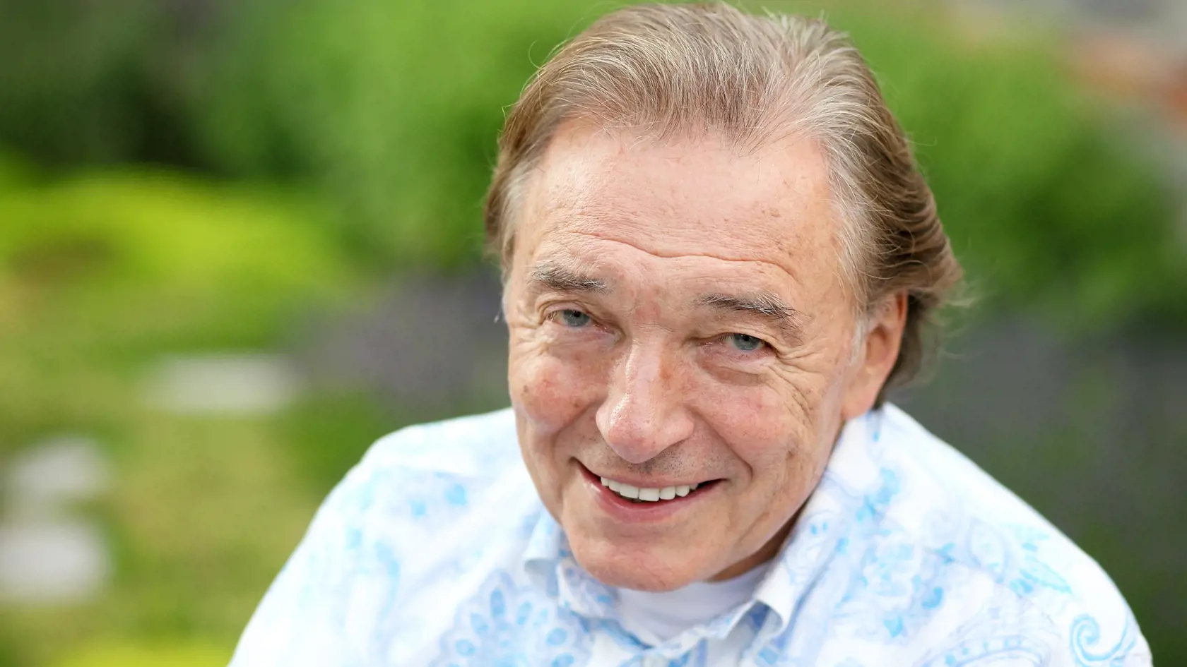 Český spevák a mnohonásobný Zlatý slávik Karel Gott