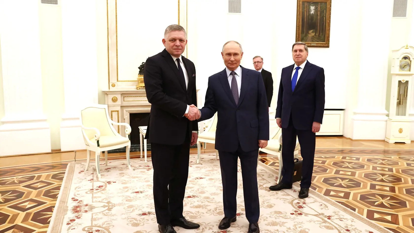 Premiér Robert Fico počas rokovania s ruským prezidentom Vladimirom Putinom.