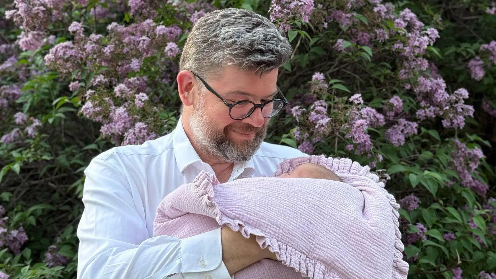 Na snímke český exminister spravodlivosti Jiří Pospíšil s dcérkou Medou.