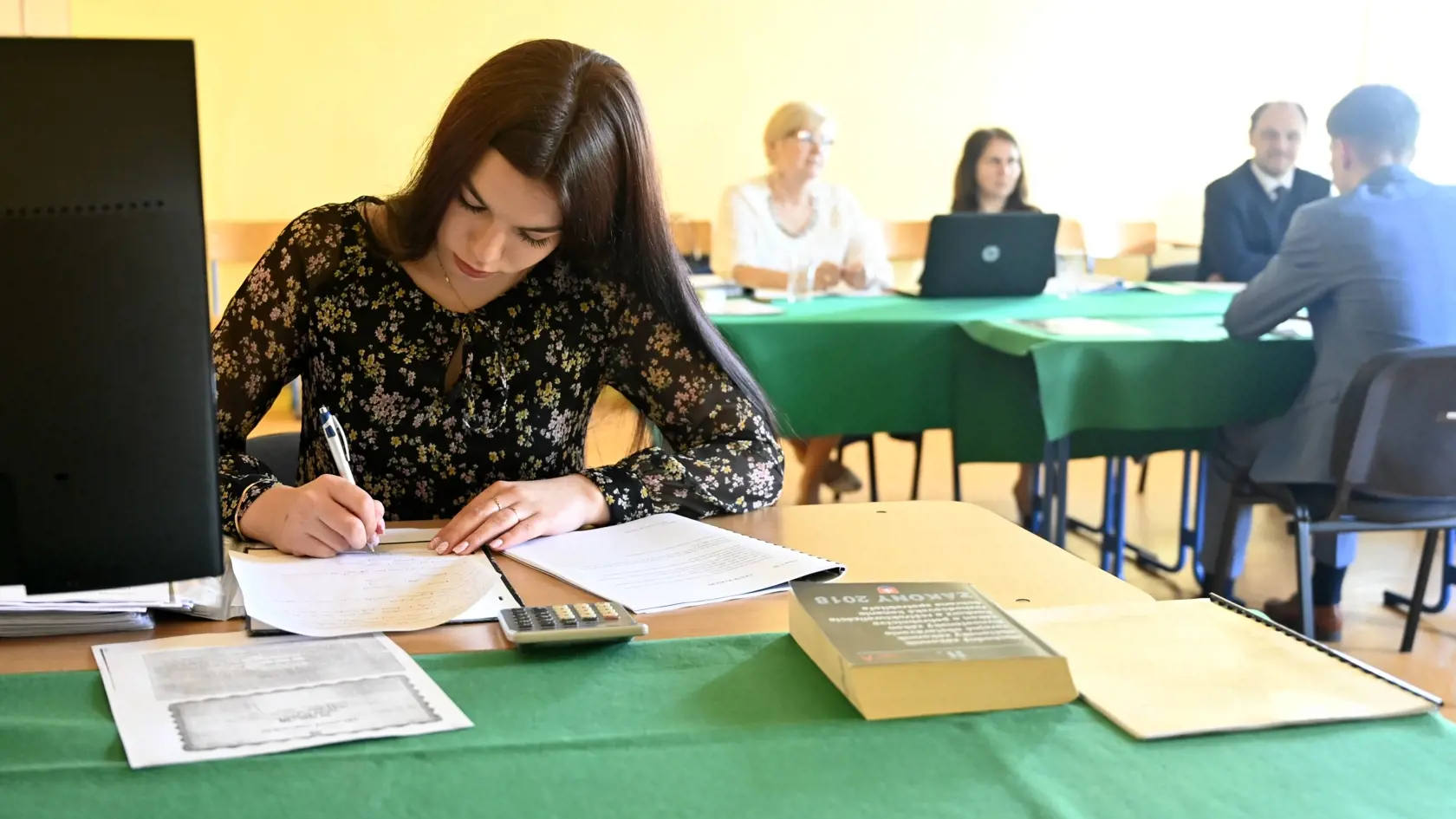 Na Obchodnej akadémii v Trebišove sa začali v pondelok 22. mája 2023 ústne maturitné skúšky. FOTO TASR - Roman Hanc