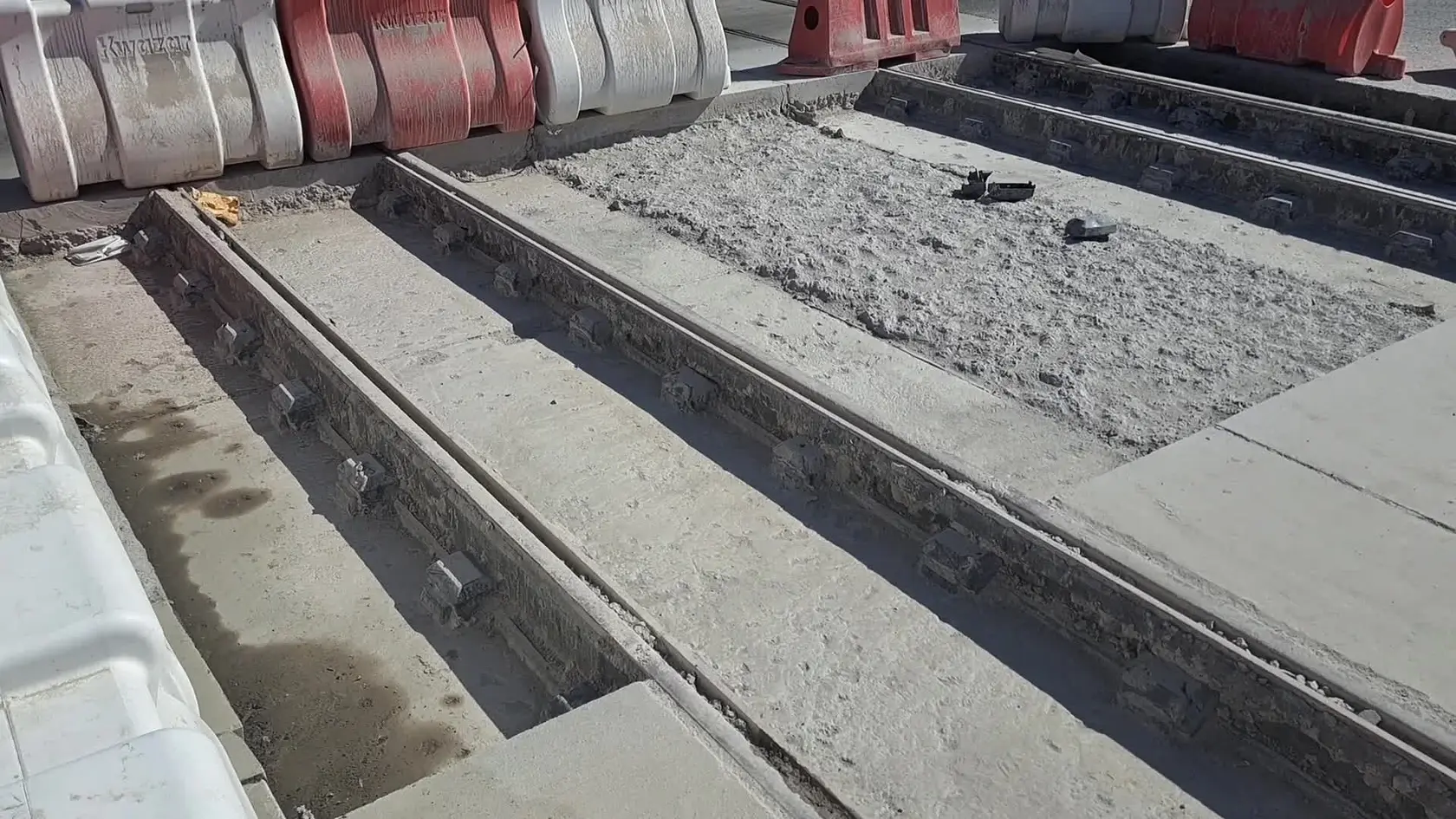 Výstavba predĺženia električkovej trate v Petržalke je už v konečnej fáze.