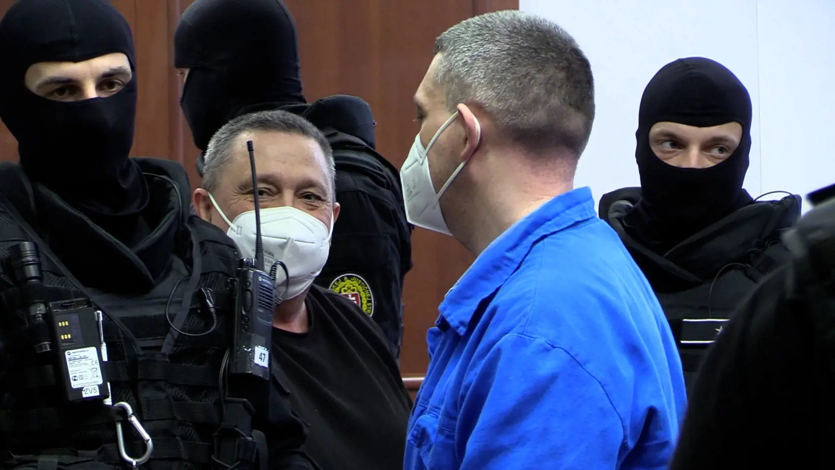 František Dora Starší spolu synom s Františkom Dorom mladším na Špecializovanom trestnom súdu v Pezinku.