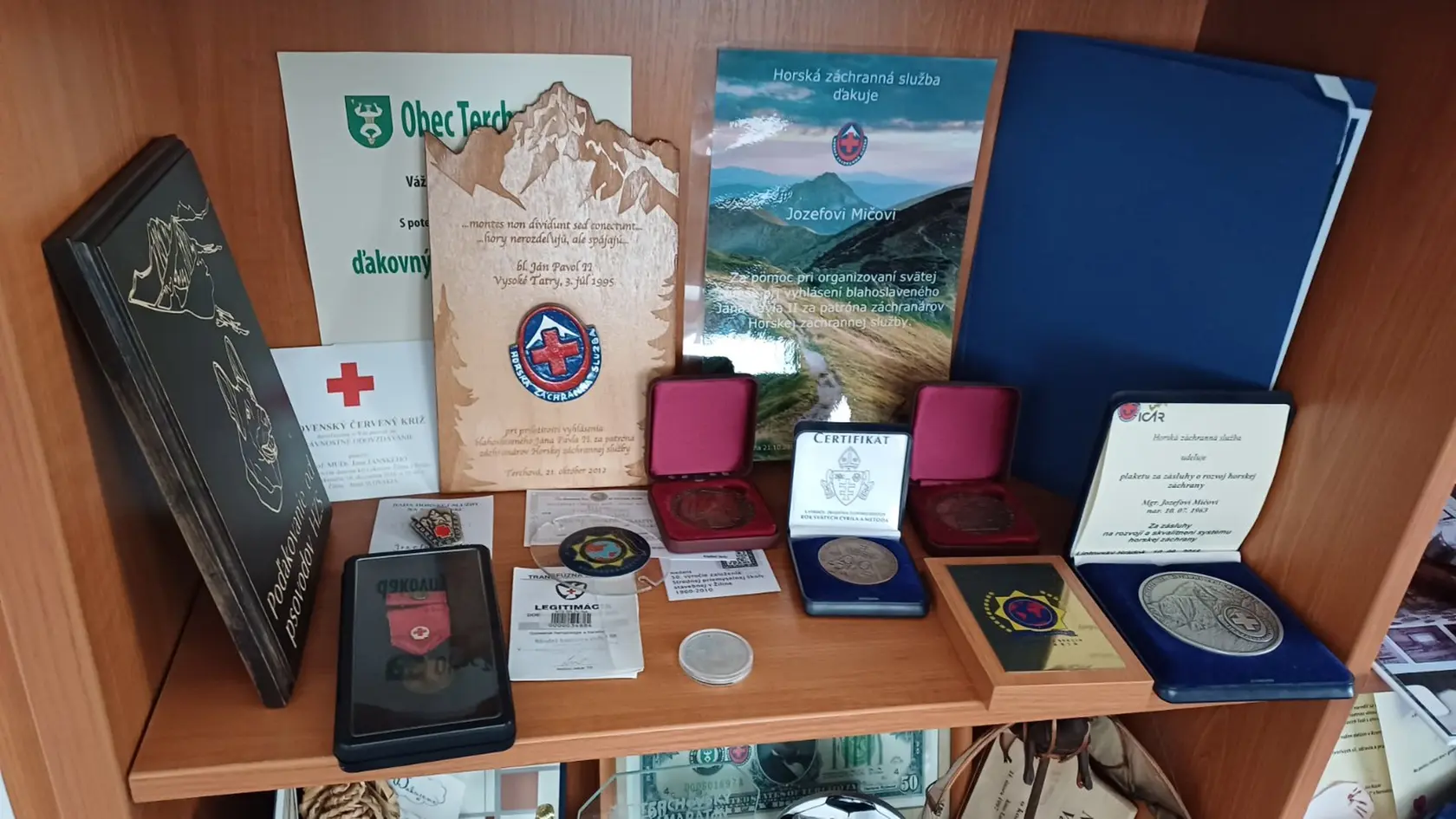 J. Mičo bol okrem stavania kulís aj horský záchranár.