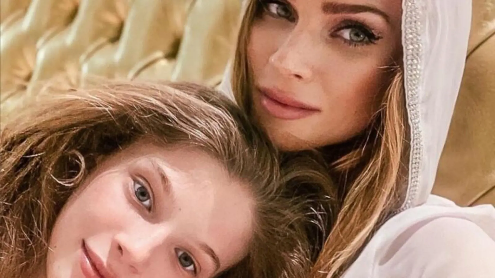Andrea Verešová s dcérkou