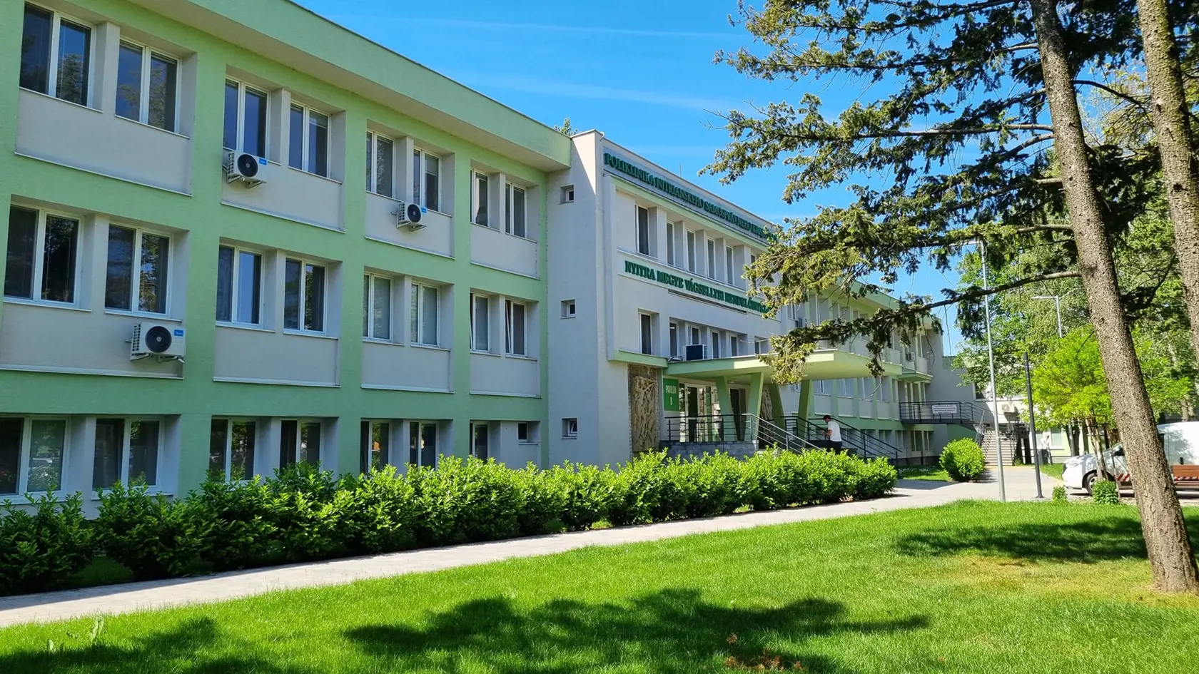 Poliklinika v Šali