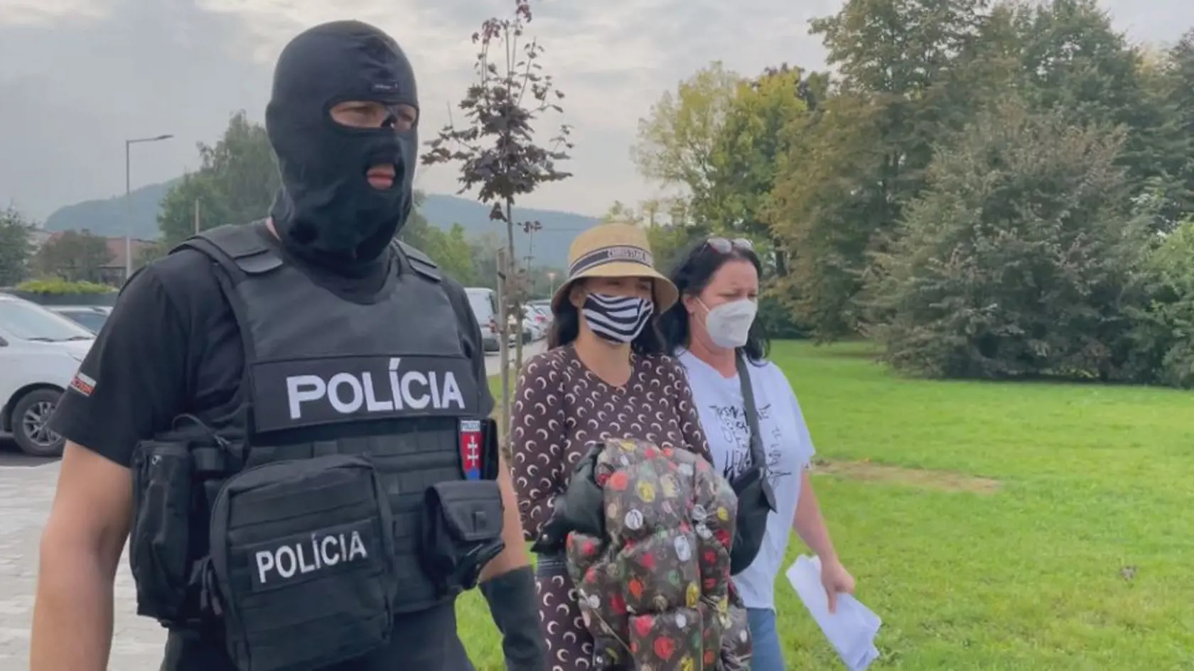 Zuzana Plačková prichádza na výsluch v Trenčíne.