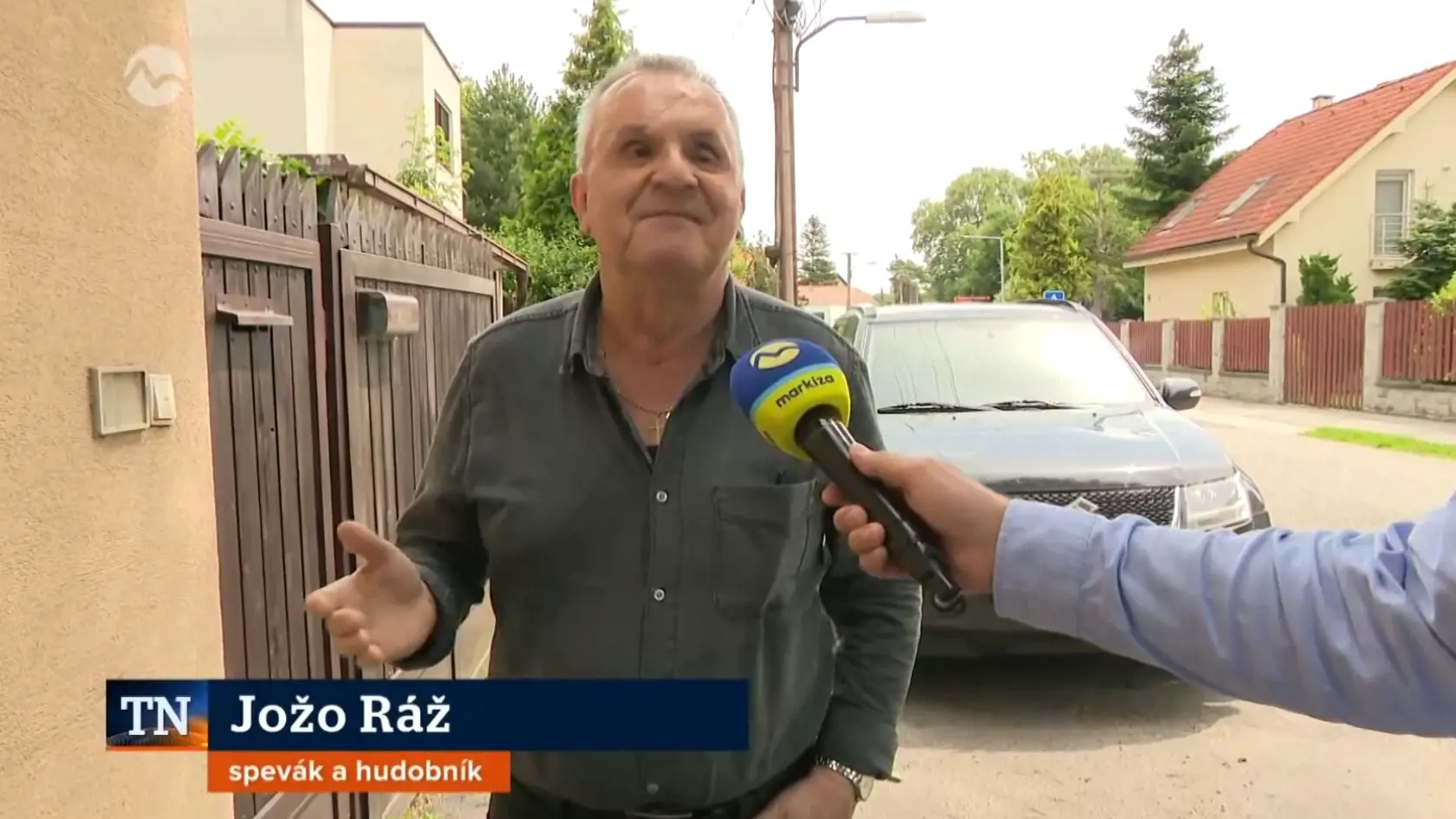 Jožo Ráž Markíze vysvetľuje, prečo po kolízii s cyklistom ani nevystúpil z auta.
