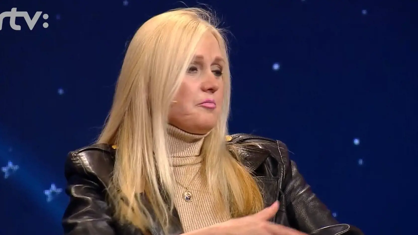 Z Júlie Hečkovej je blondína.
