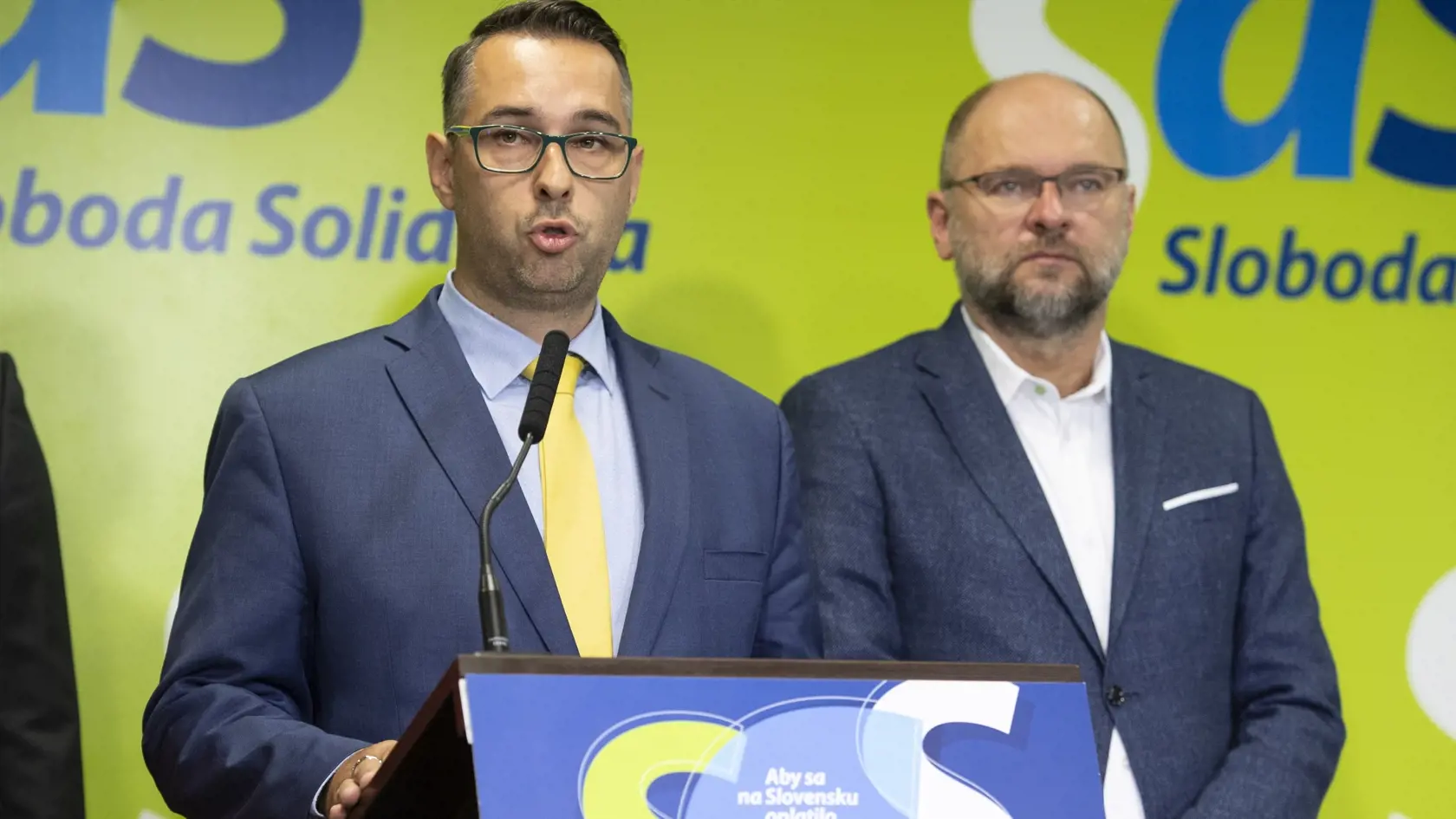 Peter Cmorej oznámil na svojom profile na sociálnych sieťach, že od začiatku nového roka už nie je členom SaS.