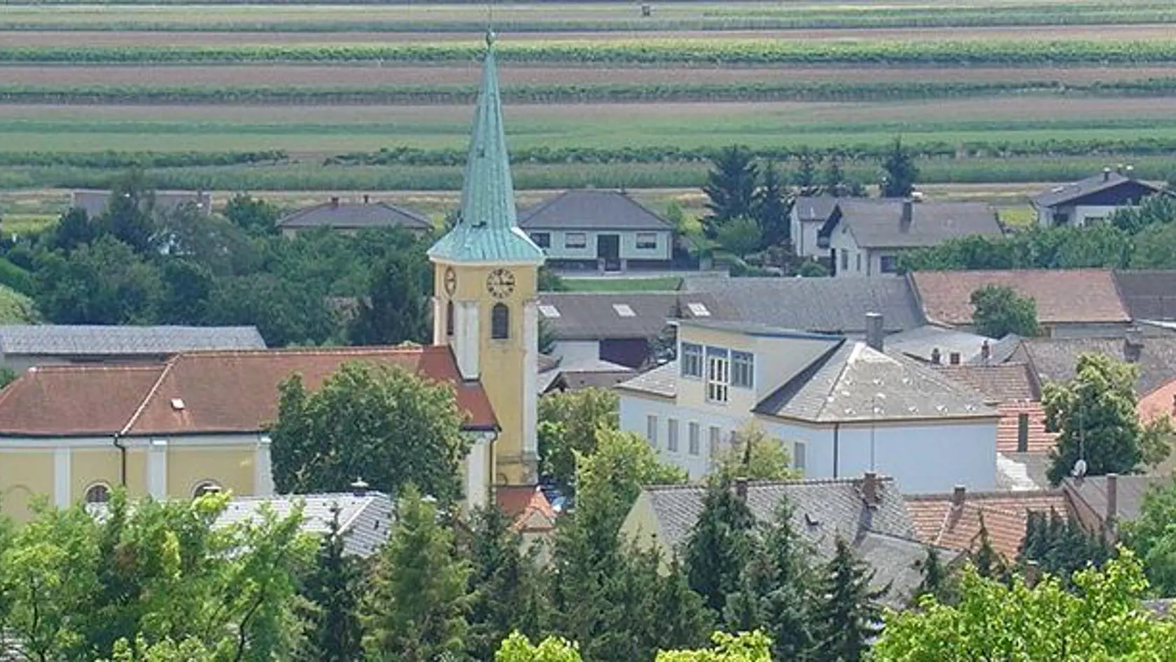 V prihraničnej obci Berg býva aj veľa Slovákov.