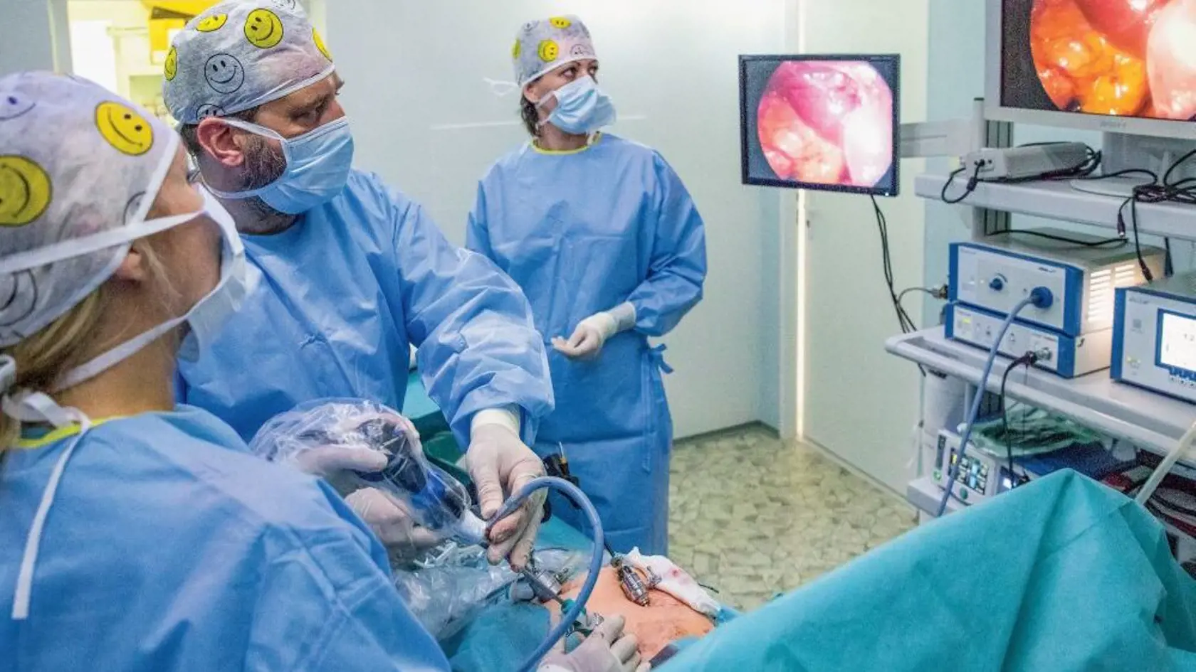 Laparoskopická operácia odstránenia žlčníka na klinike jednodňovej chirurgie REVIVE v Bratislave.