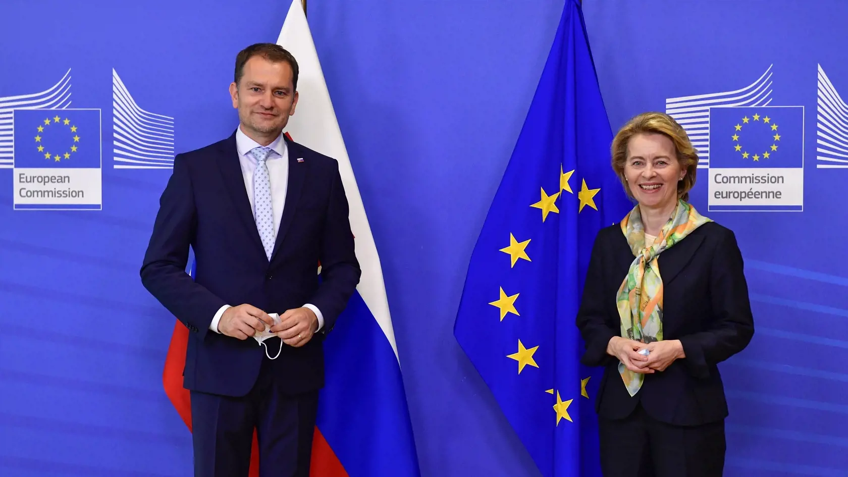 Predsedníčka Európskej komisie Ursula Von der Leyenová privítala slovenského premiéra Igora Matoviča pred ich stretnutím.