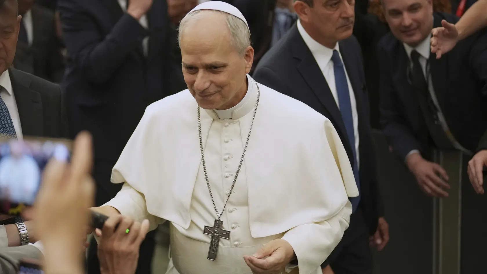 Kardinál Robert Prevost bol zvolený za nového pápeža a prijal meno Lev XIV.