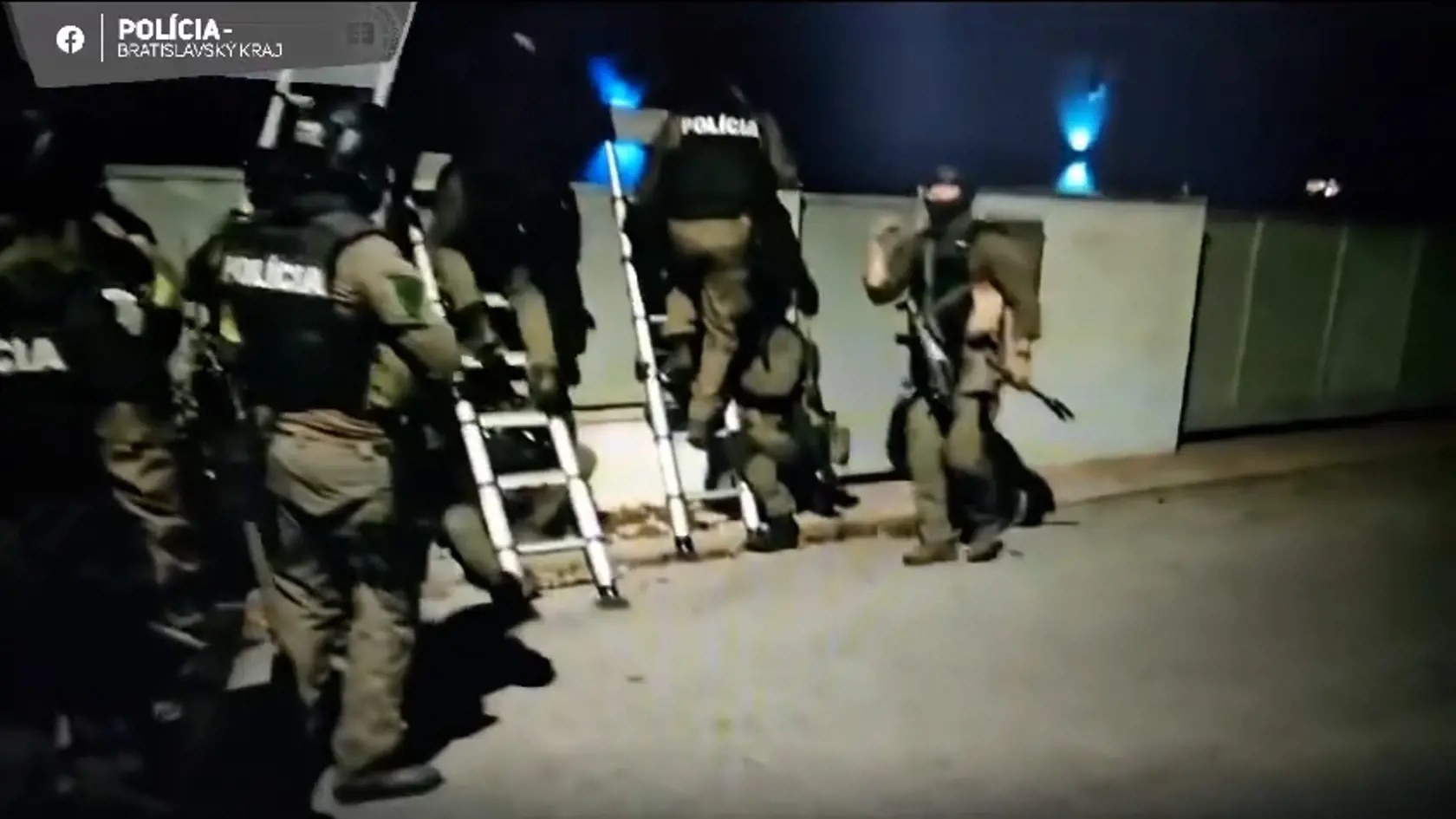 Polícia zadržala desať osôb podozrivých z drogovej trestnej činnosti.