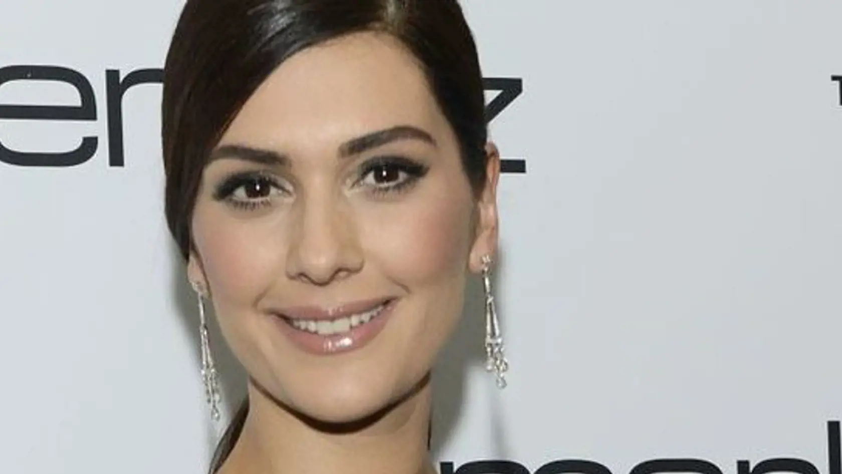 Bergüzar Korel sa preslávila vďaka tureckému seriálu Tisíc a jedna noc.
