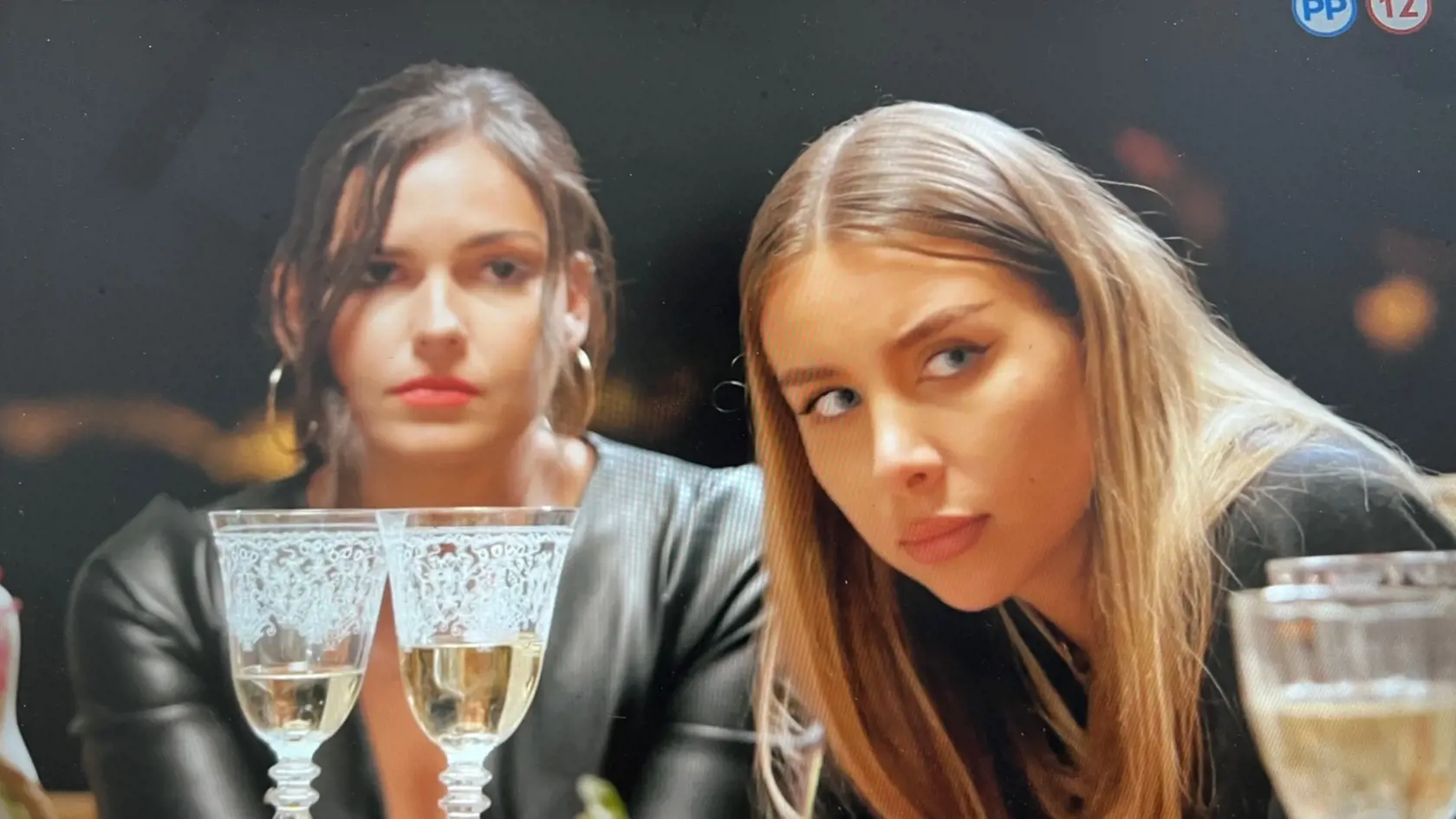 Ostatné súťažiace iba v tichosti sedeli a sledovali, ako to Tomáš prežíva. Takto plakať ho totiž ešte nevideli.
