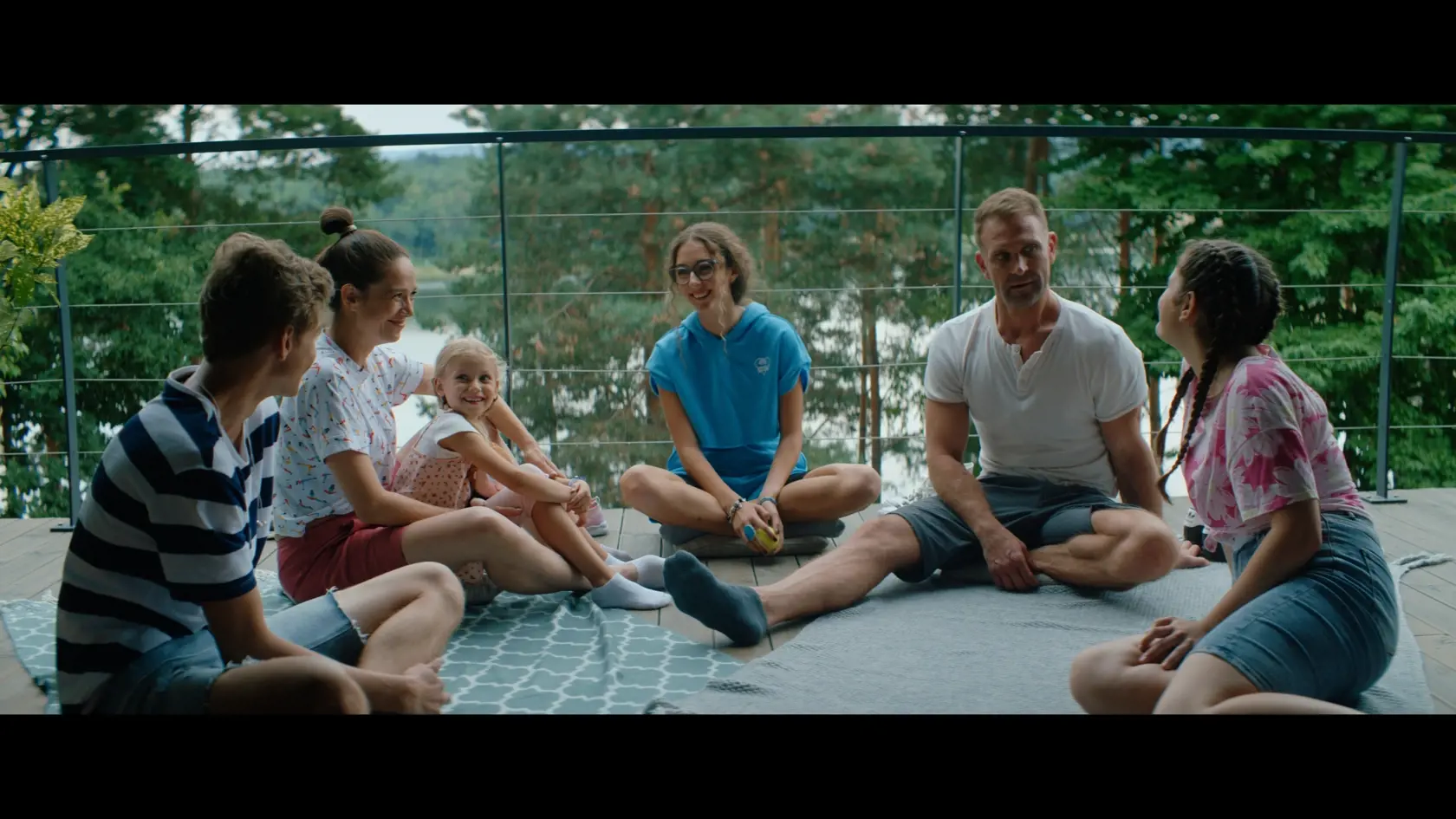 Filmová novinka Nikdy nehovor nikdy mieri na plátna kín.