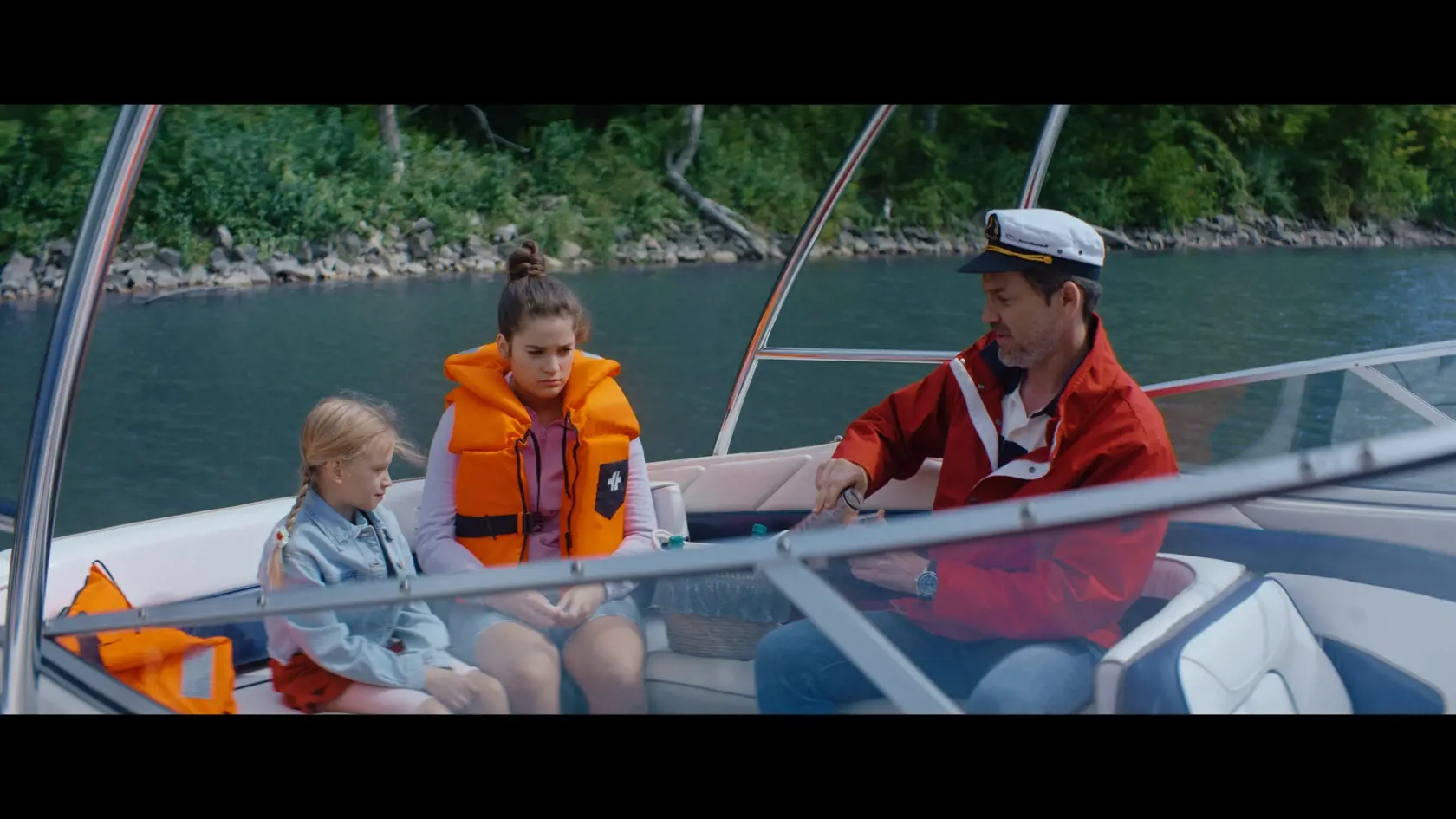 Filmová novinka Nikdy nehovor nikdy mieri na plátna kín.