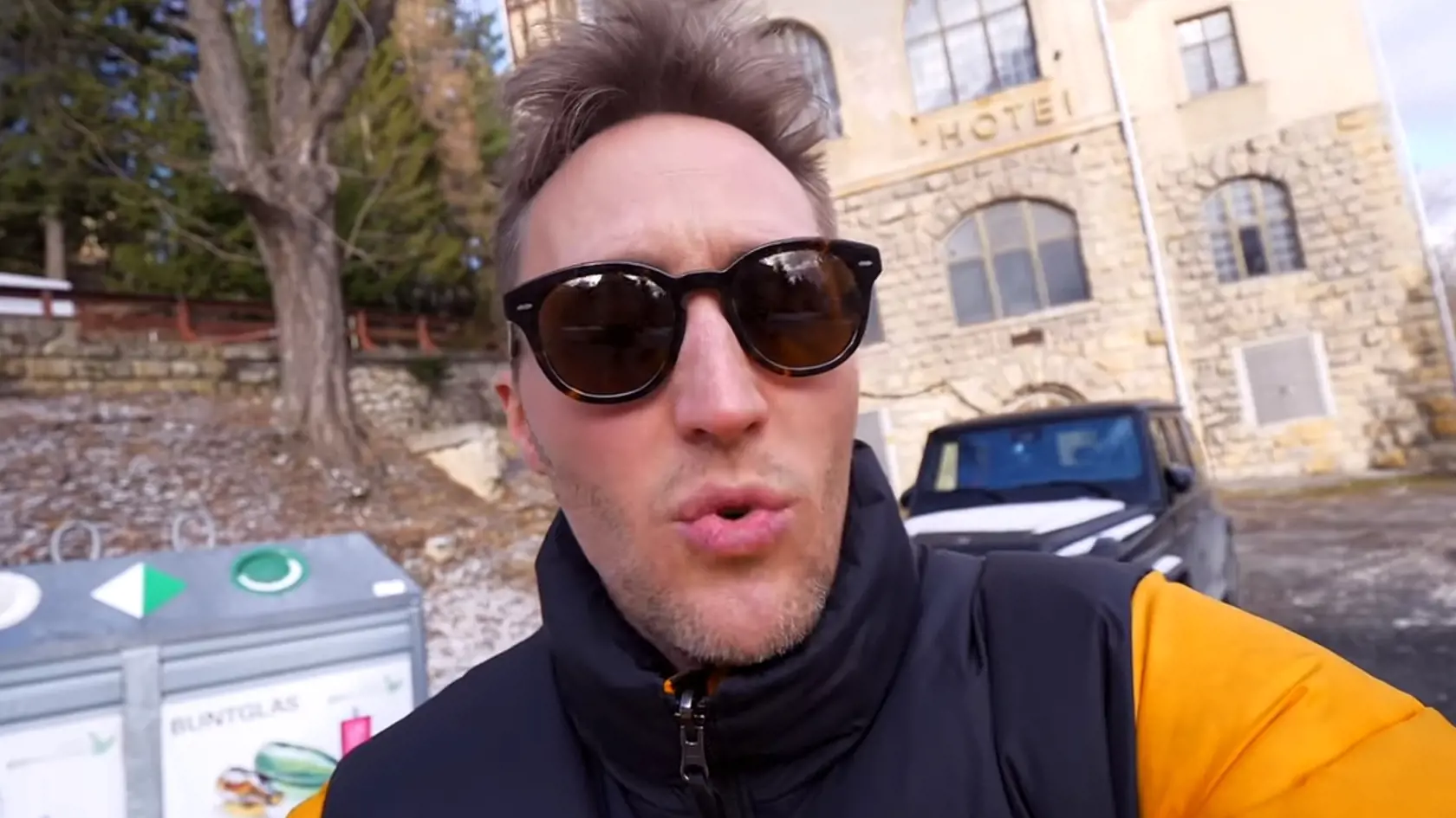 Sajfa je známy svojím uštipačným humorom, no videom, kde si robí žarty z koronavírusu, to už prehnal.