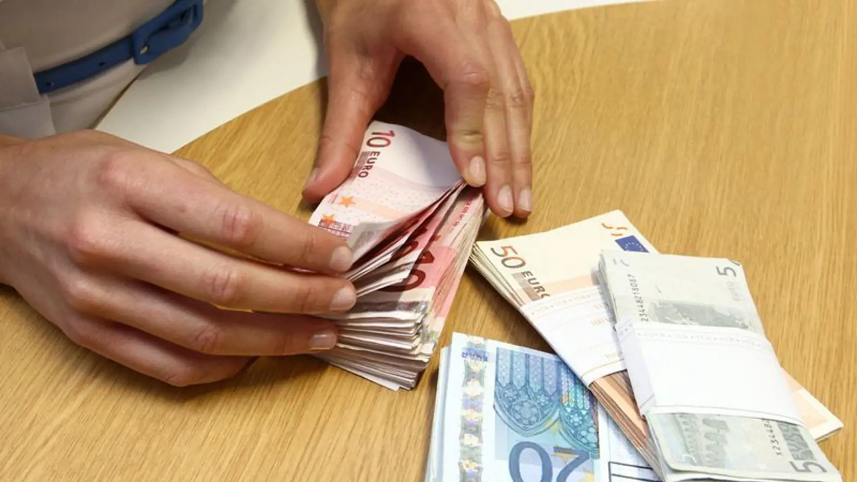 Poľská menšina sa na Slovensku cíti diskriminovaná, tento rok im znížili dotácie.