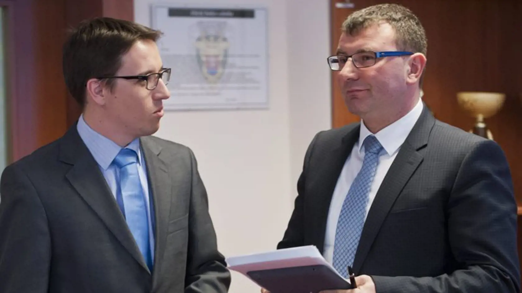 Generálny riaditeľ Sekcie daňovej a colnej Finančného riaditeľstva Daniel Čech a prezident Finančnej správy František Imrecze zverejnili zoznam firiem, ktorým zrušili registráciu pre daňové problémy.