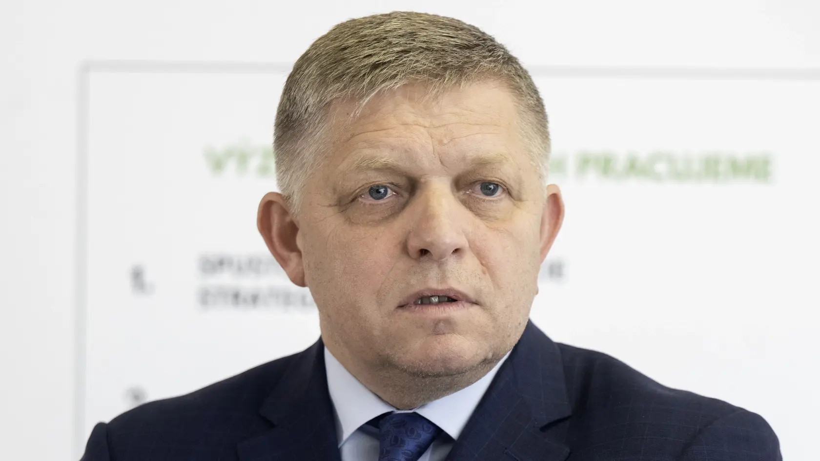 Na snímke predseda vlády SR Robert Fico (Smer-SD) navštívil Ministerstvo pôdohospodárstva a rozvoja vidieka SR počas tlačovej konferencie 20. mája 2025 v Bratislave.
