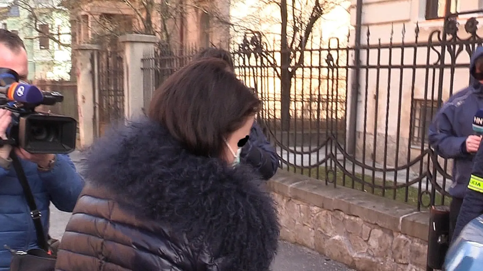 Zuzana Maruniaková pri predvedení na Špecializovaný trestný súd v Banskej Bystrici.