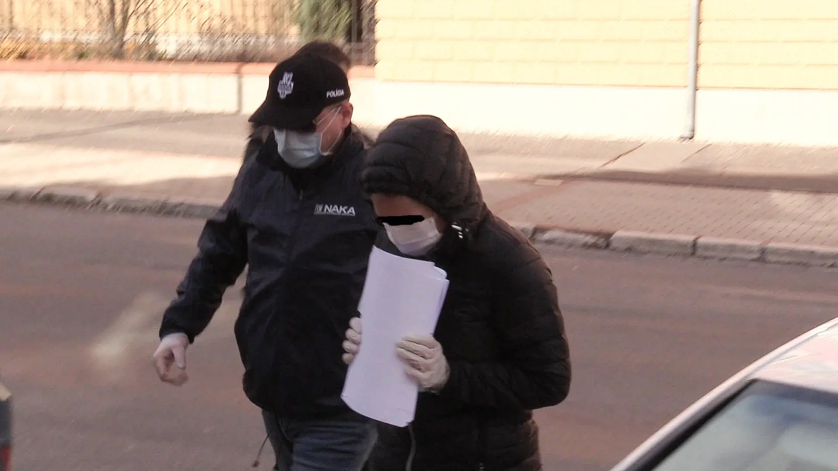 Miriam Repáková pri predvedení na Špecializovaný trestný súd v Banskej Bystrici.