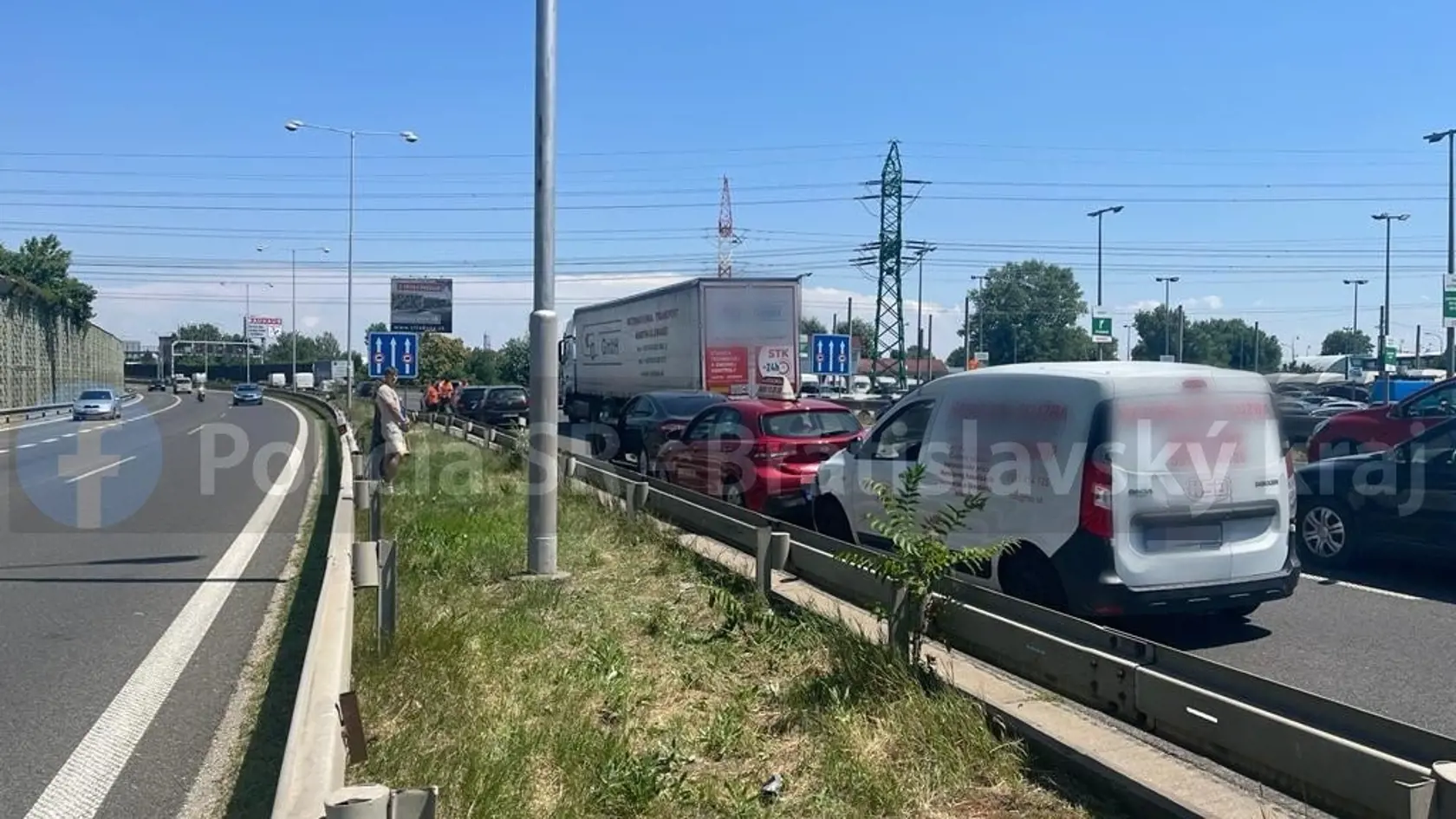 Hromadná nehoda na D1 pri Trnave.