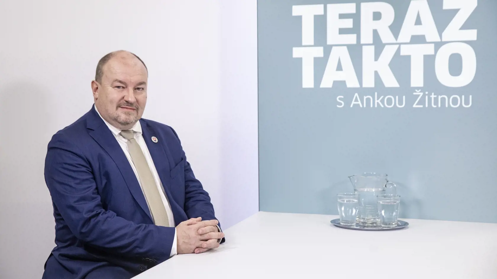 Na snímke je diskusná relácia “Teraz takto”, ktorej hosťom bol  poslanec Národnej rady Slovenskej republiky na kandidátke strany SNS Rudolf Huliak.