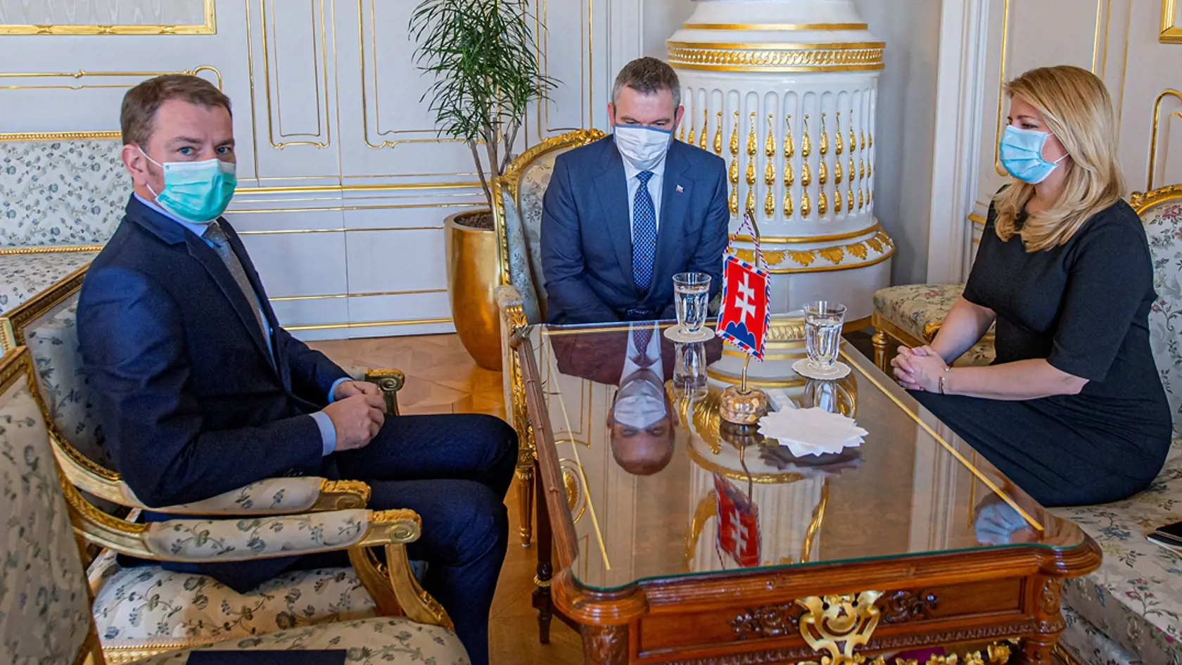 Igor Matovič, Zuzana Čaputová a Peter Pellegrini na spoločnom jednaní o postupe v prípade koronavírusu.