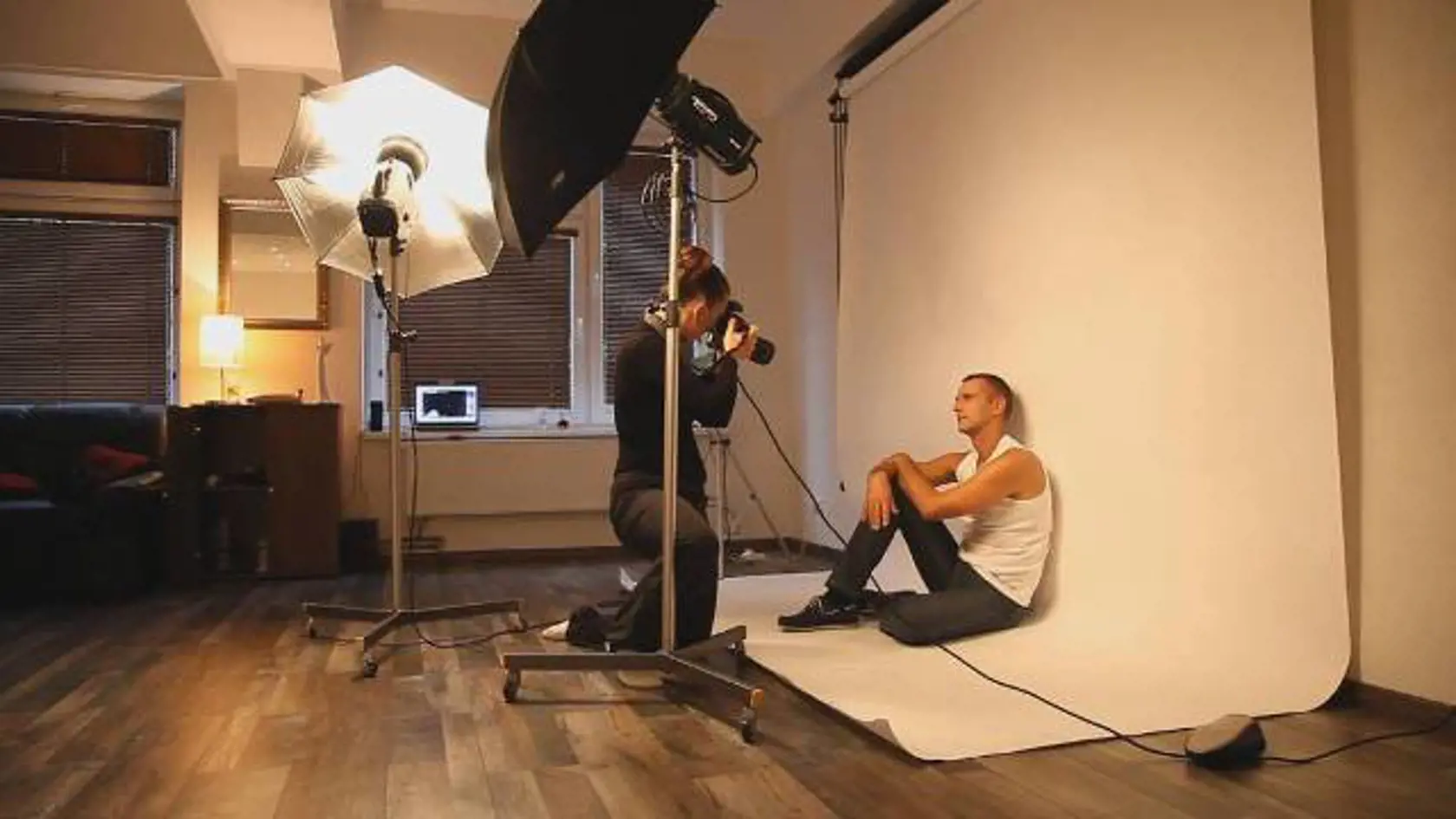 Takto pózoval pred rokmi pred fotoaparátom profesionálneho fotografa.